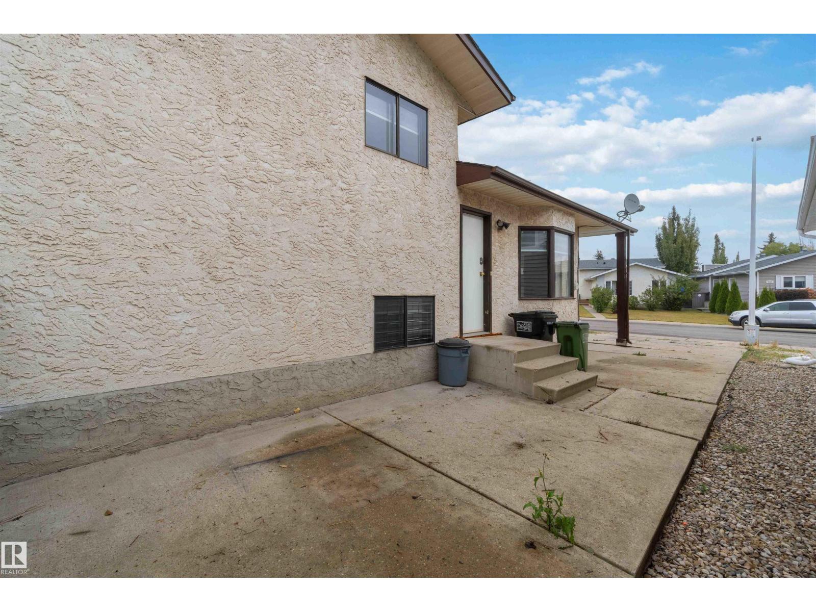 9339 175 Av Nw, Edmonton, Alberta  T5Z 2C7 - Photo 33 - E4460627