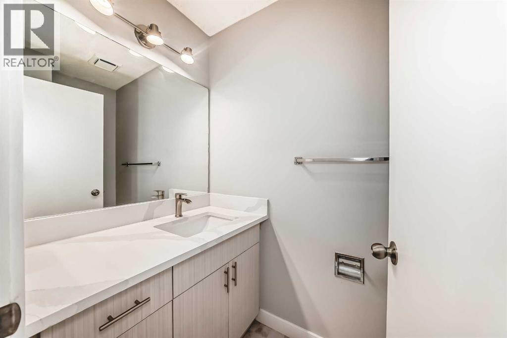 656 Woodbine Boulevard Sw, Calgary, Alberta  T2W 4W4 - Photo 20 - A2261153