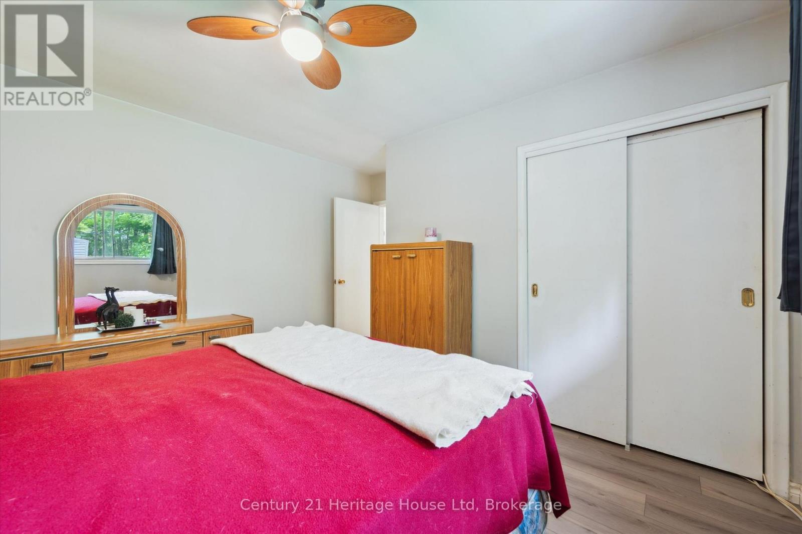 131 Waverley Drive, Guelph, Ontario  N1E 1H1 - Photo 15 - X12442865