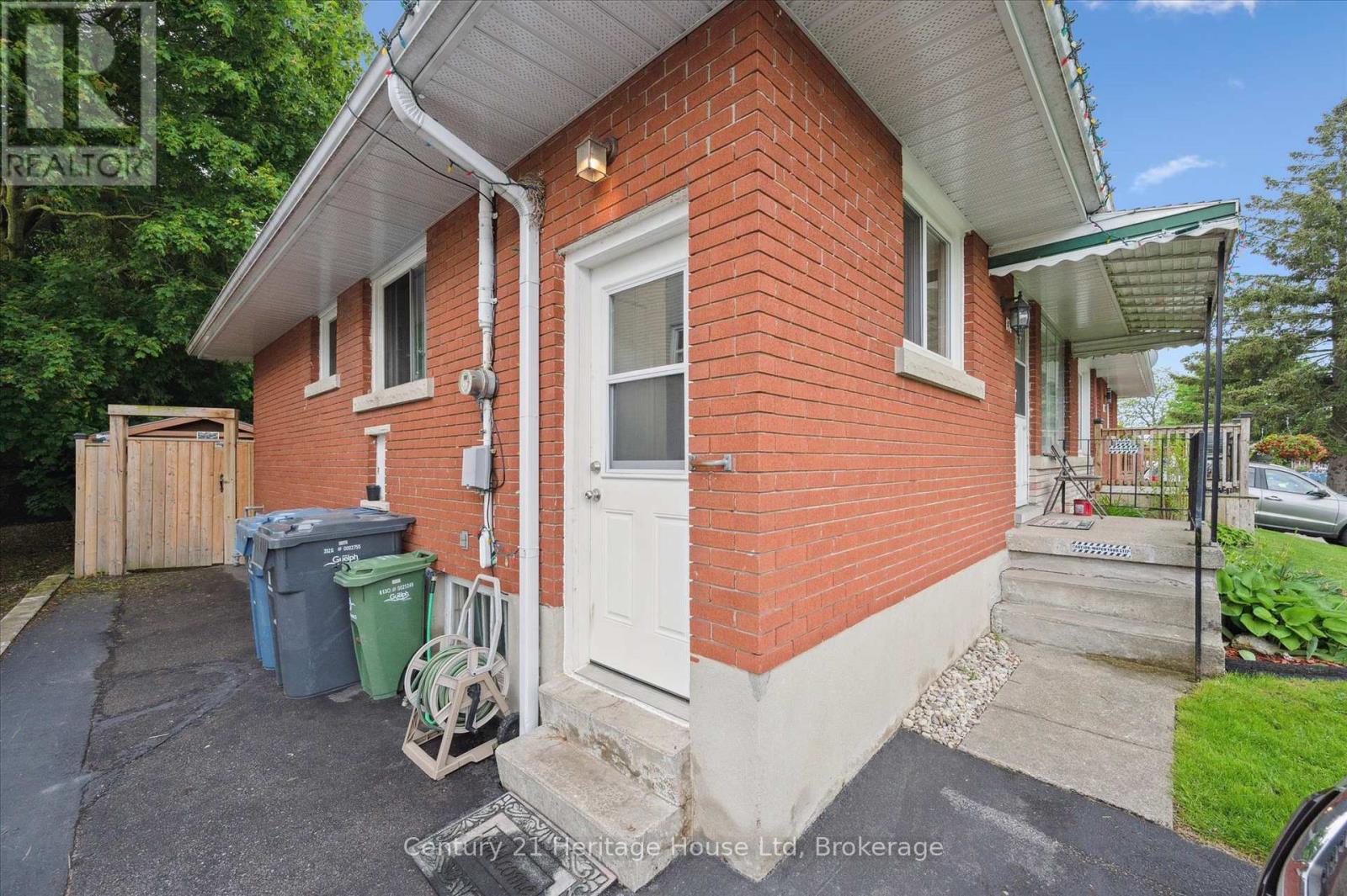 131 Waverley Drive, Guelph, Ontario  N1E 1H1 - Photo 25 - X12442865
