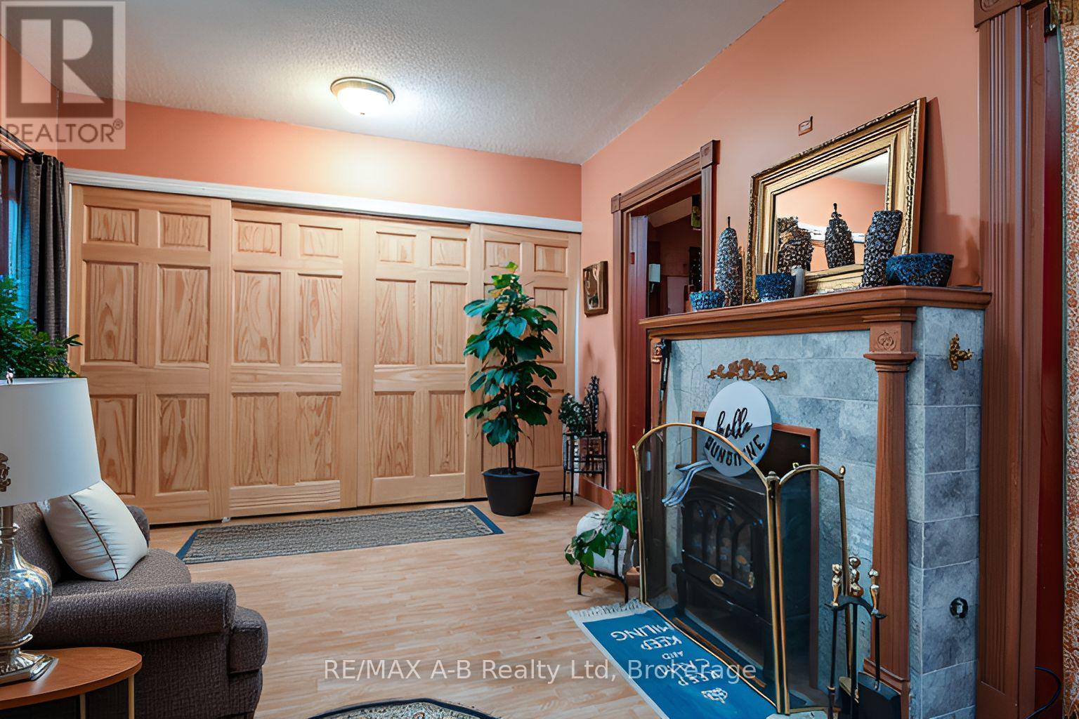 48 Franklin Drive, Stratford, Ontario  N5A 5P2 - Photo 12 - X12442881