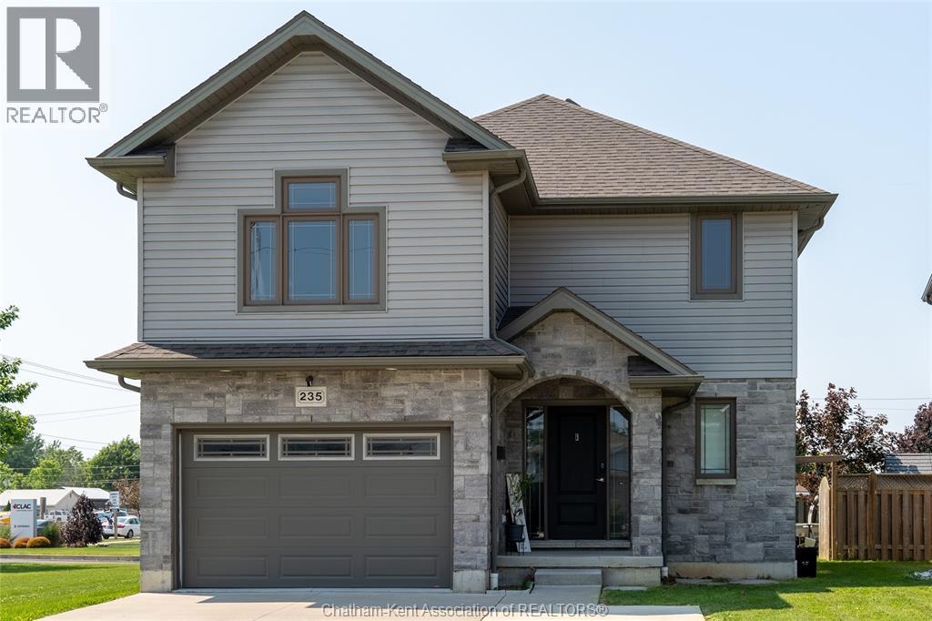 MLS# 25025226: 235 Bristol DRIVE, Chatham, Canada