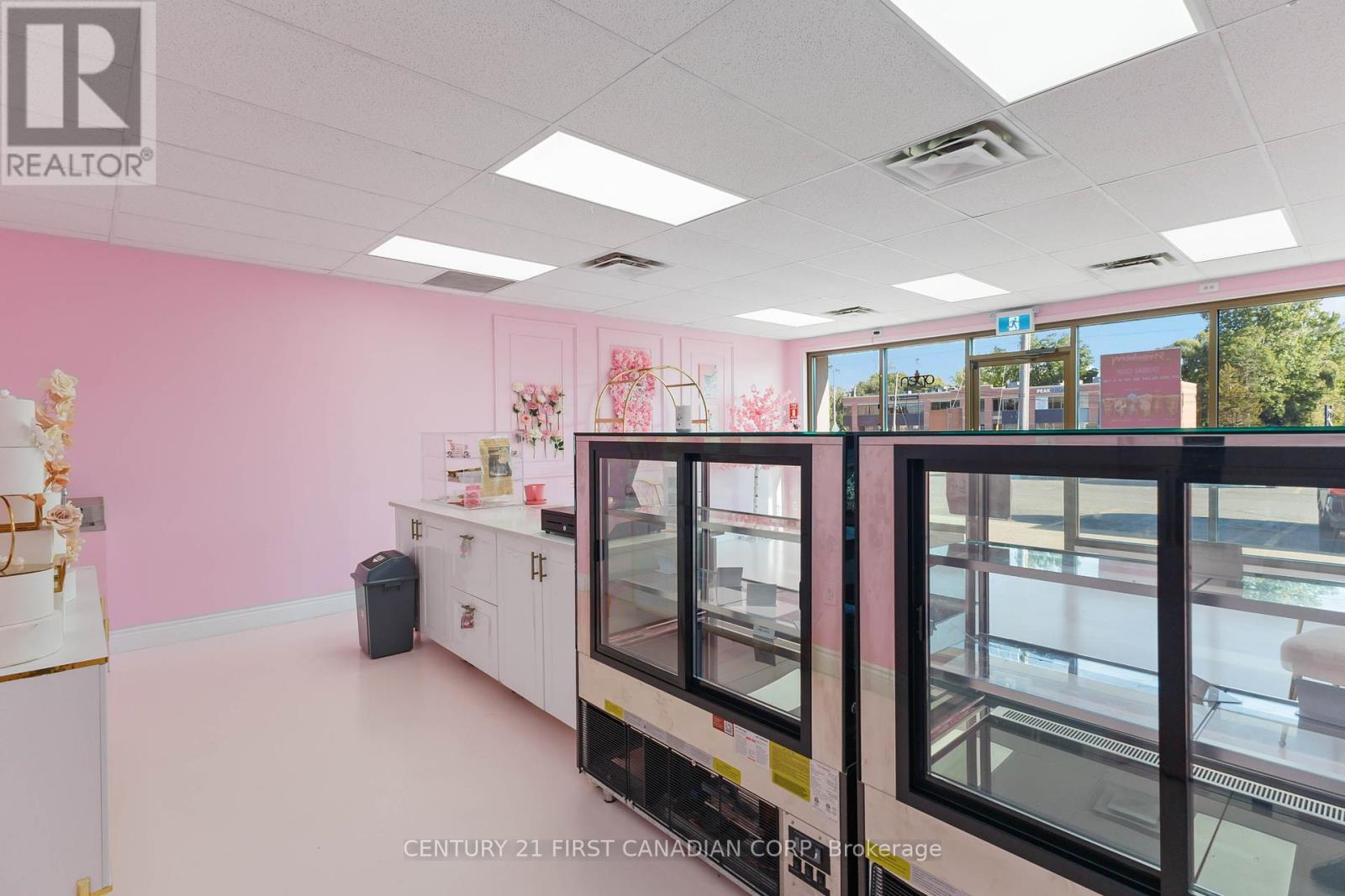 122 - 920 Commissioners Road, London South (South I), Ontario  N5Z 3J1 - Photo 14 - X12442836