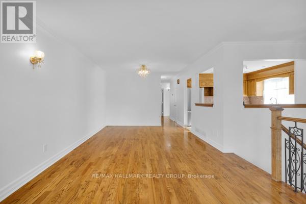 29 Montana Way, Ottawa, Ontario  K2J 4M5 - Photo 4 - X12442877