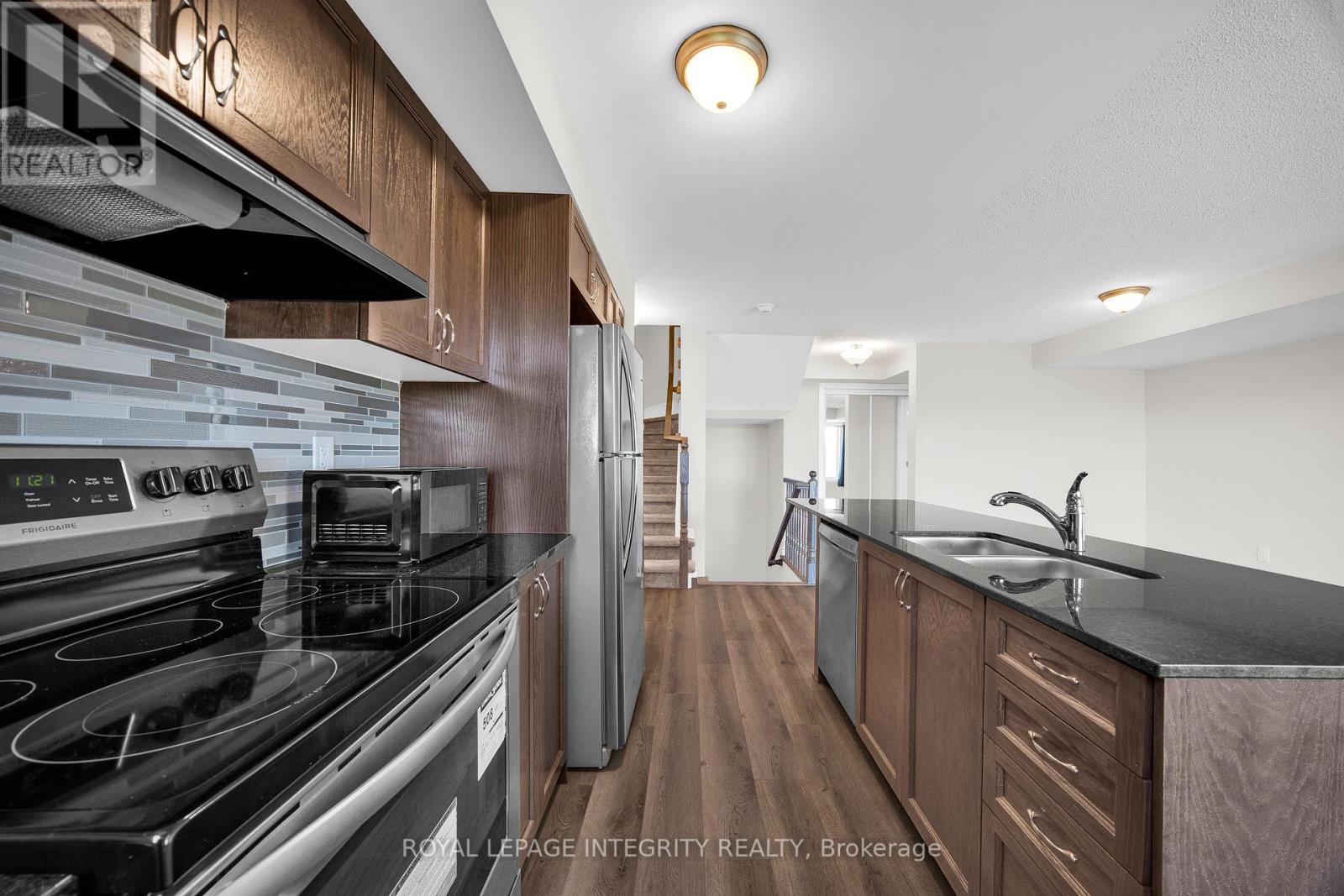 517 Ozawa Private, Ottawa, Ontario  K1K 4Z8 - Photo 11 - X12442879
