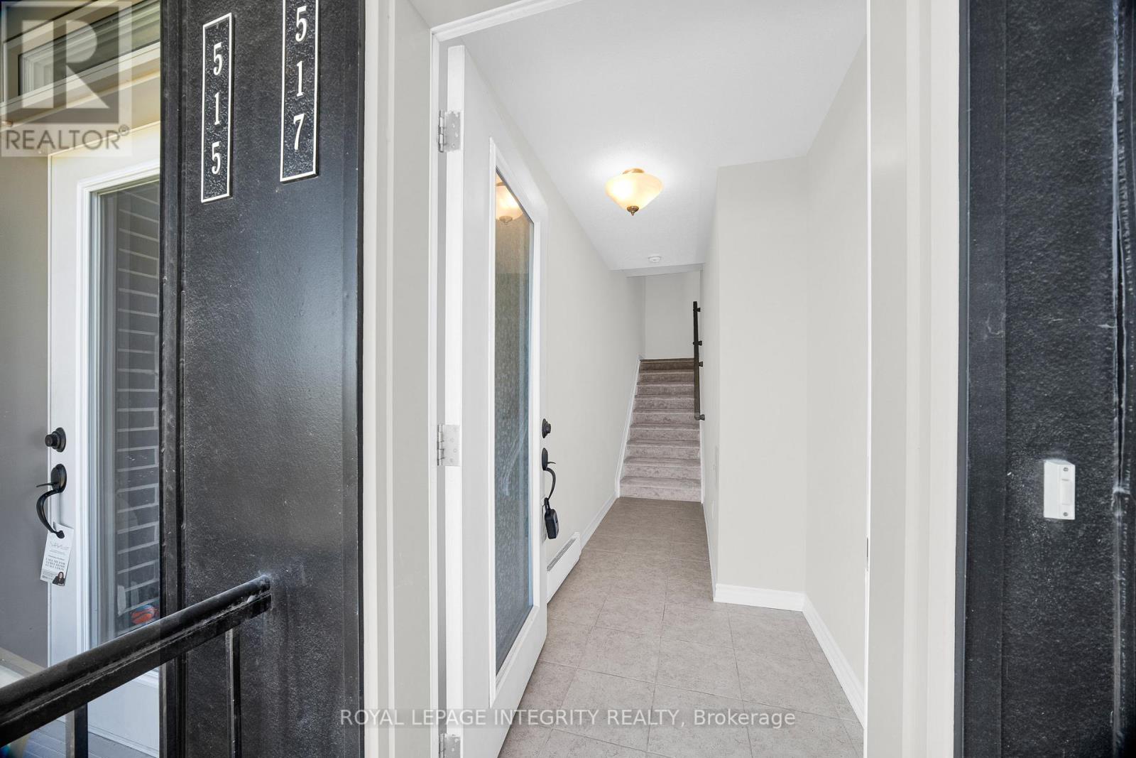 517 Ozawa Private, Ottawa, Ontario  K1K 4Z8 - Photo 4 - X12442879