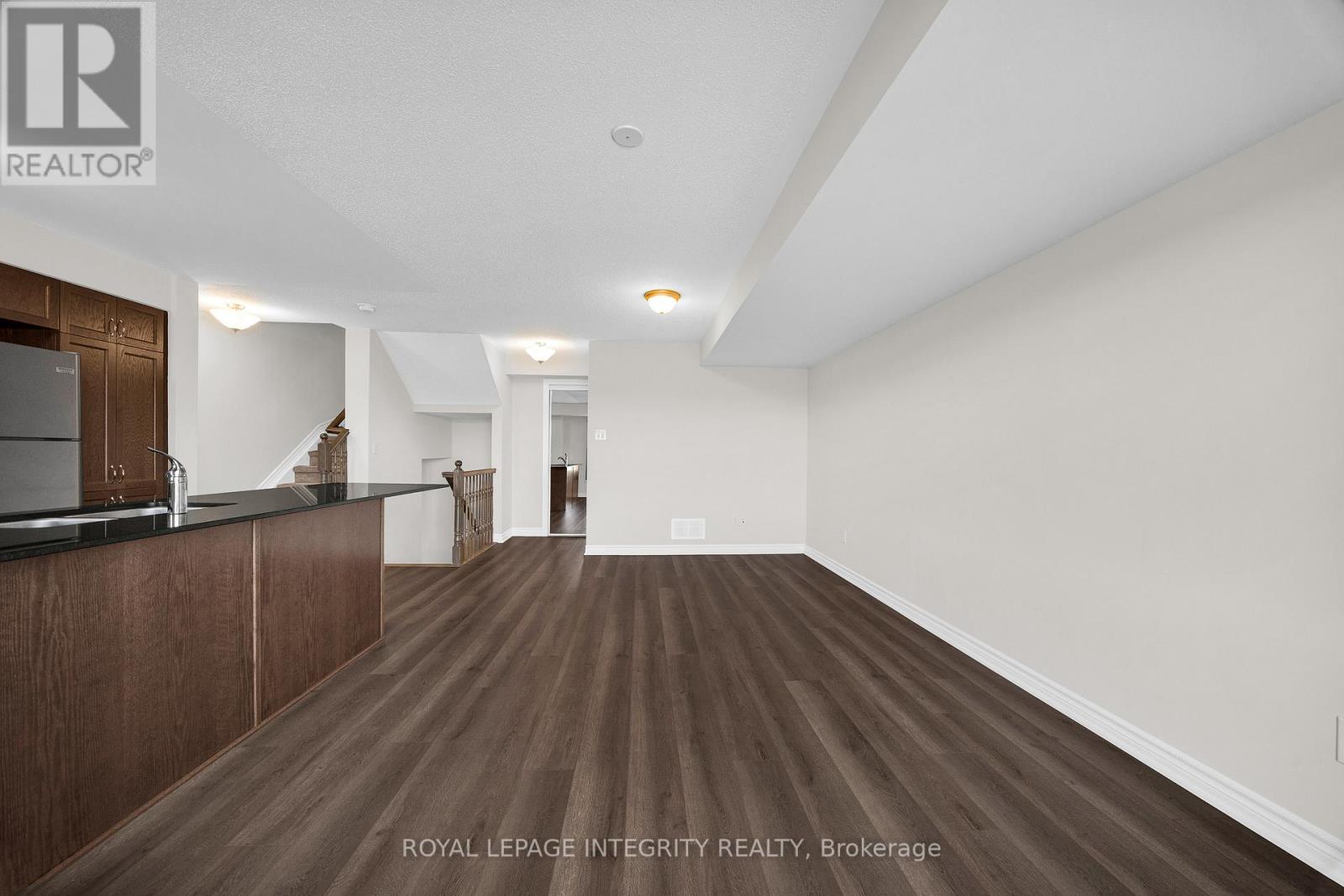 517 Ozawa Private, Ottawa, Ontario  K1K 4Z8 - Photo 8 - X12442879