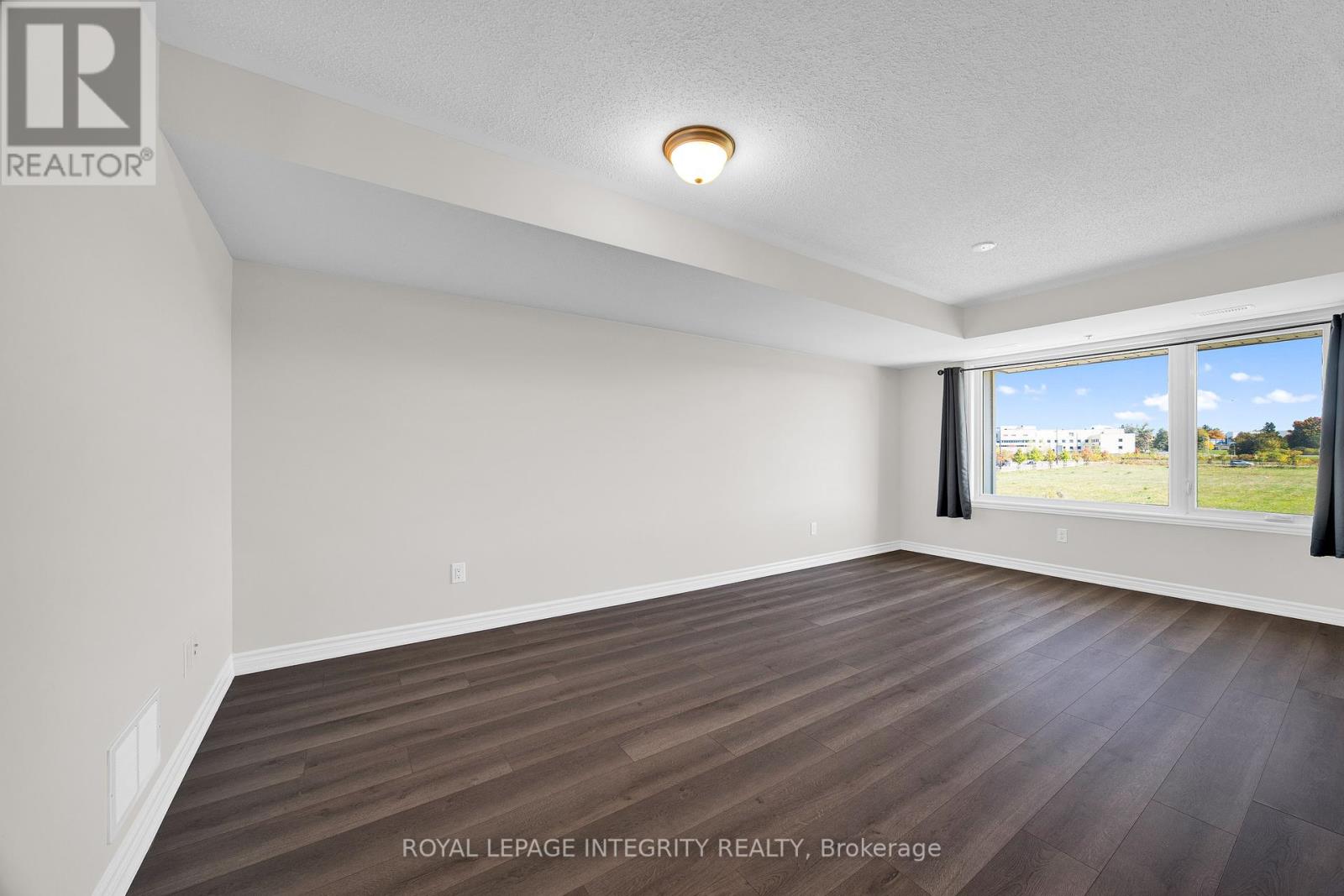 517 Ozawa Private, Ottawa, Ontario  K1K 4Z8 - Photo 9 - X12442879