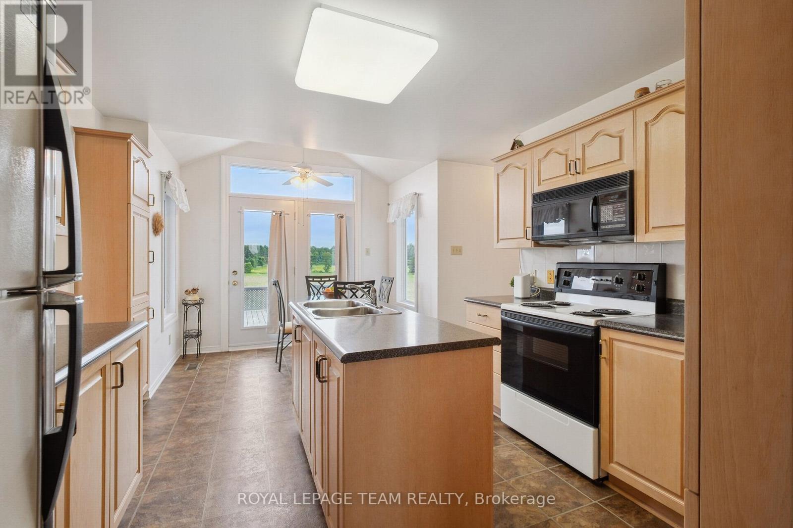 8665 Russell Road, Ottawa, Ontario  K4B 0J7 - Photo 11 - X12442908