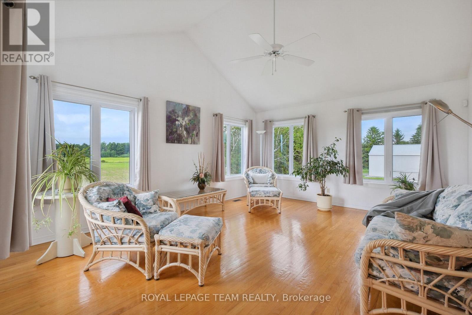 8665 Russell Road, Ottawa, Ontario  K4B 0J7 - Photo 15 - X12442908