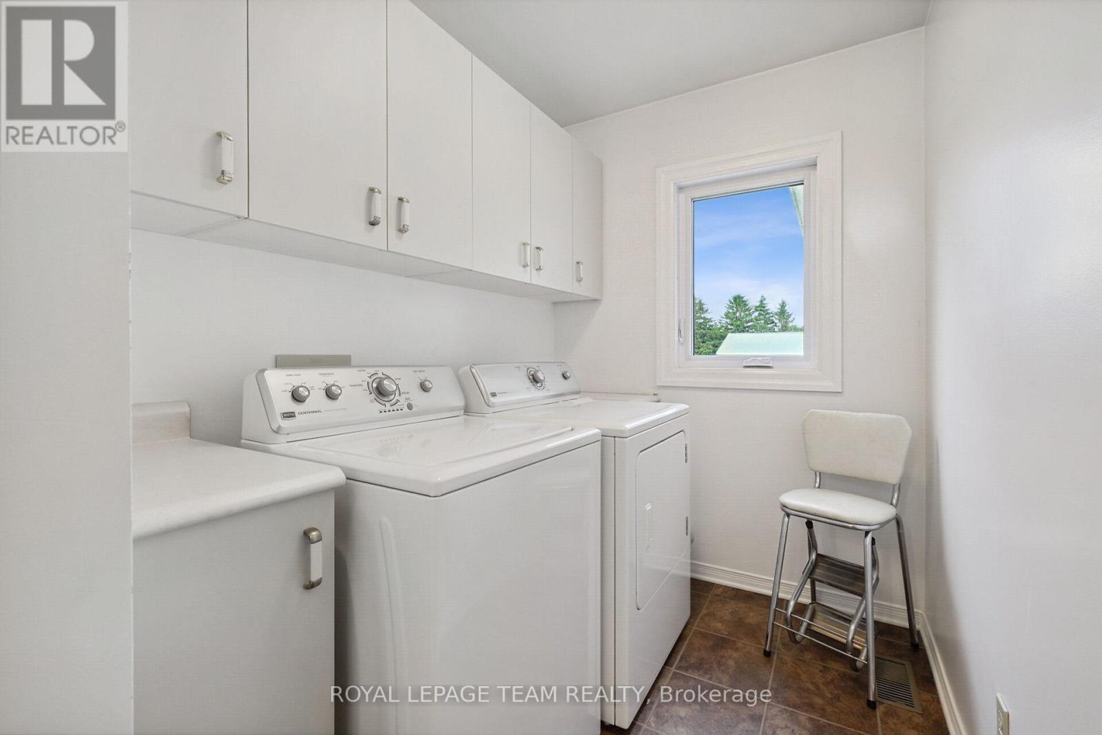 8665 Russell Road, Ottawa, Ontario  K4B 0J7 - Photo 17 - X12442908