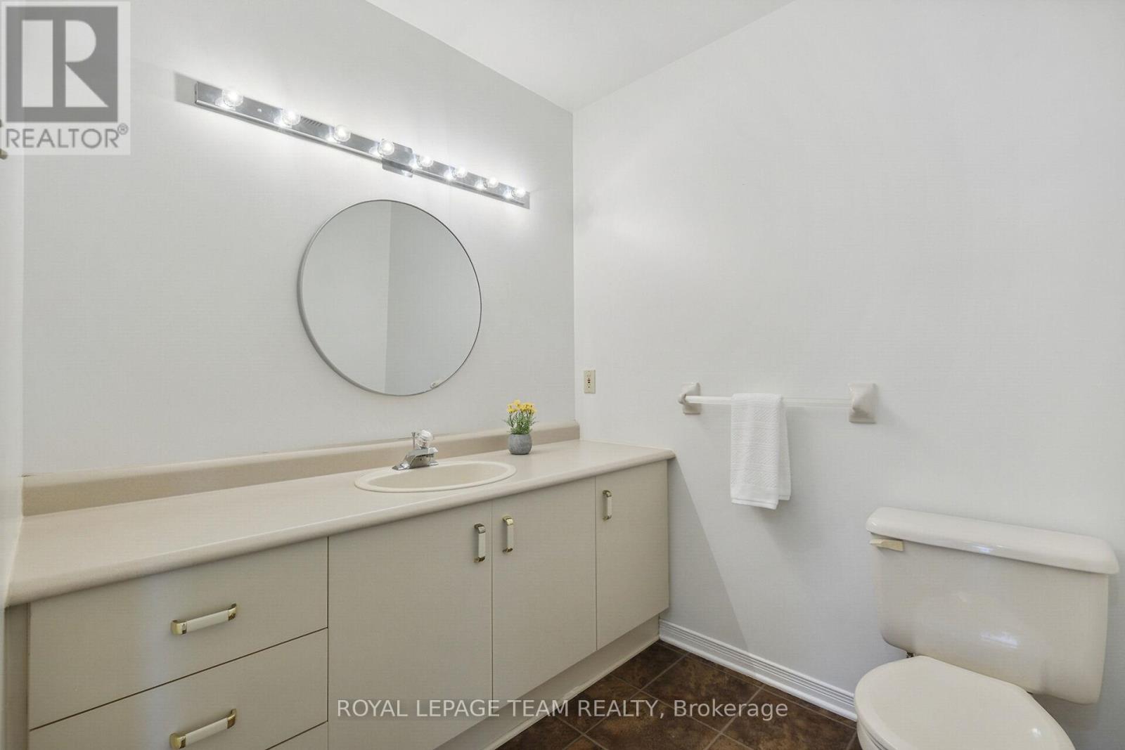 8665 Russell Road, Ottawa, Ontario  K4B 0J7 - Photo 18 - X12442908