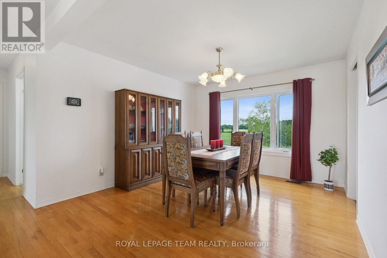 8665 Russell Road, Ottawa, Ontario  K4B 0J7 - Photo 19 - X12442908