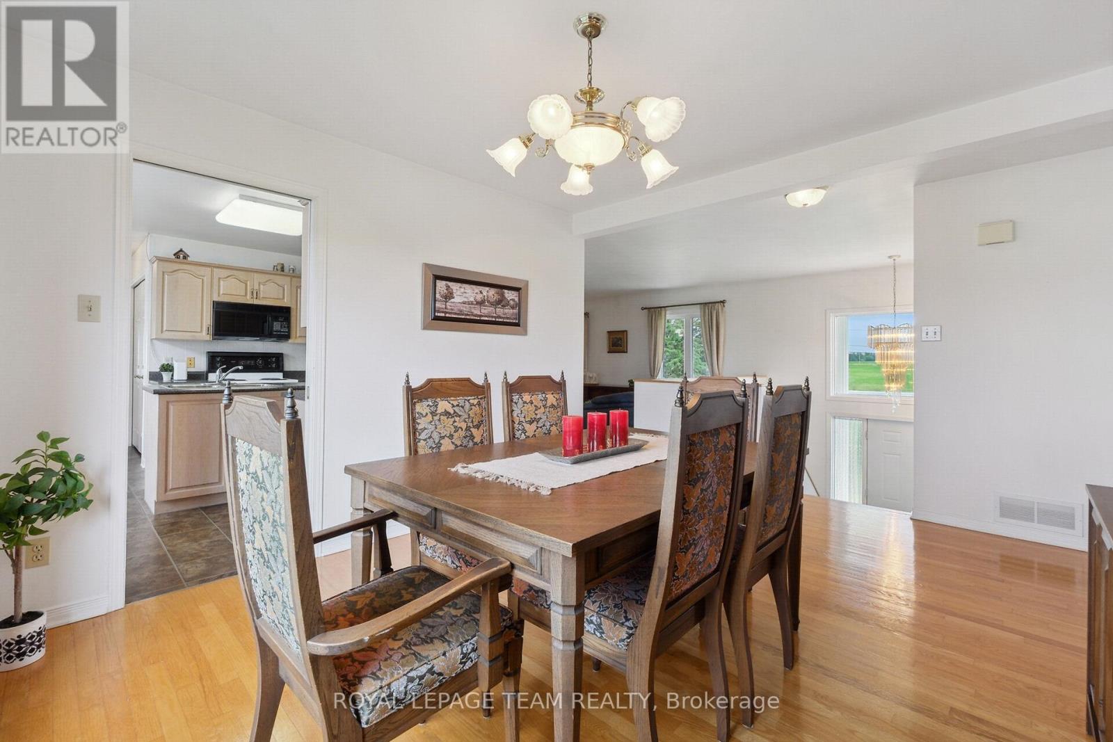 8665 Russell Road, Ottawa, Ontario  K4B 0J7 - Photo 20 - X12442908