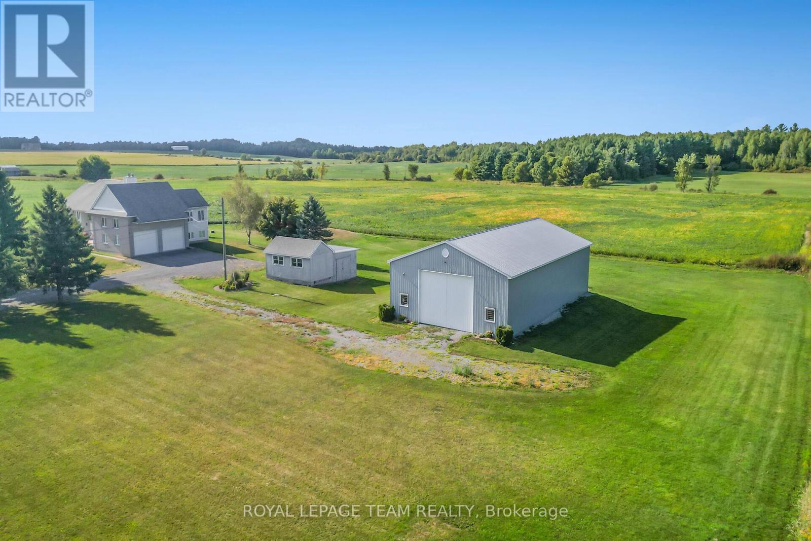 8665 Russell Road, Ottawa, Ontario  K4B 0J7 - Photo 3 - X12442908