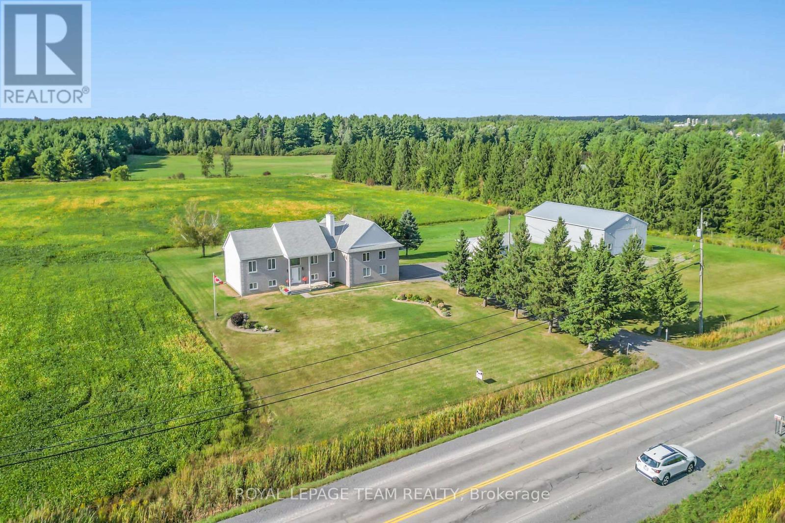 8665 Russell Road, Ottawa, Ontario  K4B 0J7 - Photo 4 - X12442908
