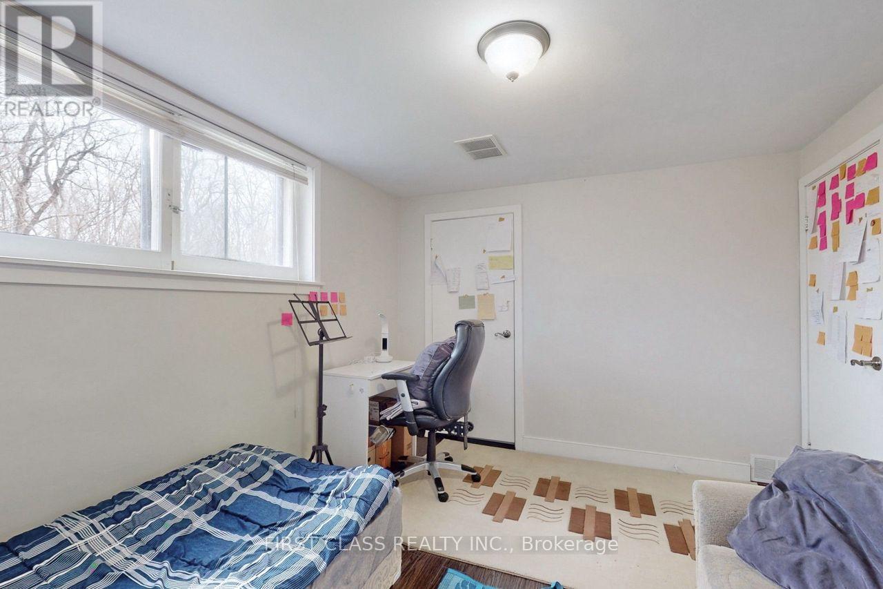 79 Hove Street, Toronto, Ontario  M3H 4Z2 - Photo 12 - C12410794
