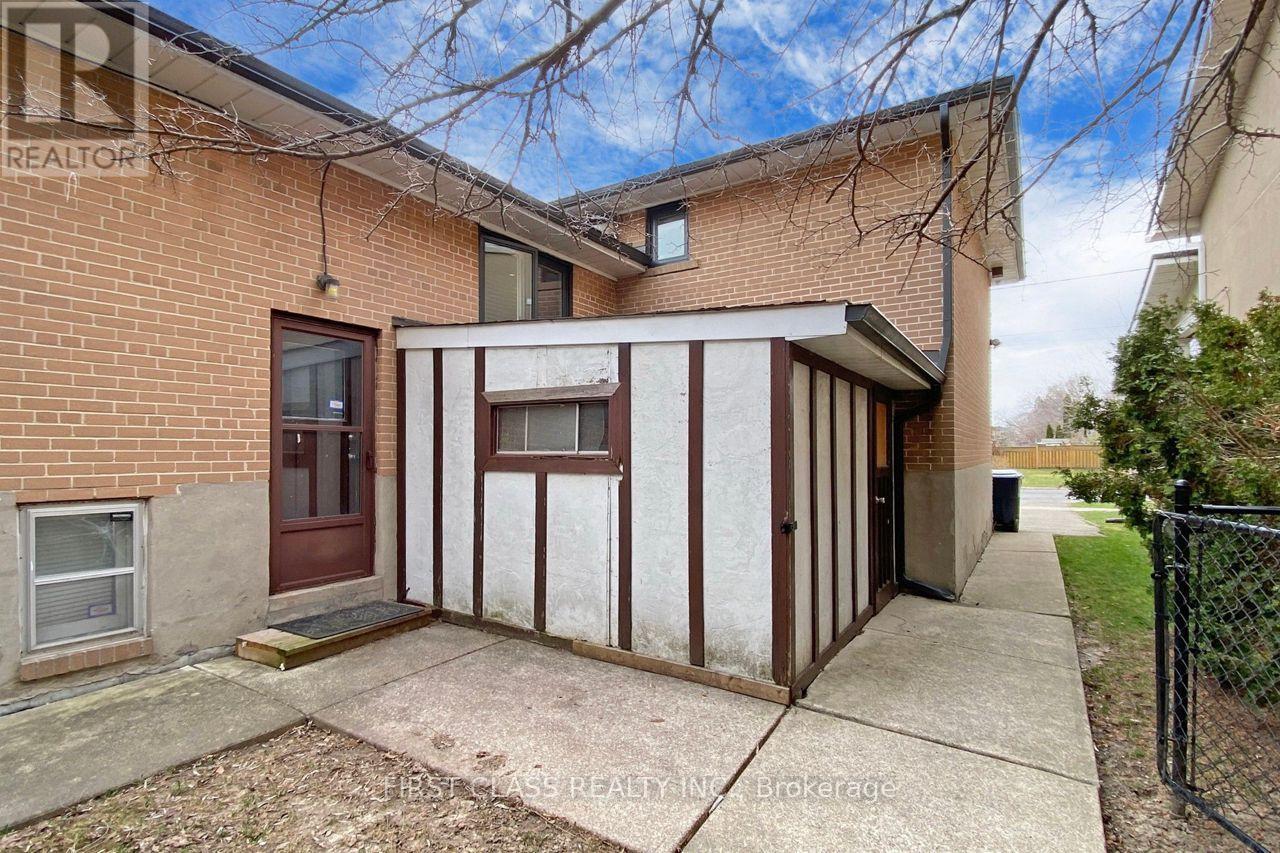 79 Hove Street, Toronto, Ontario  M3H 4Z2 - Photo 22 - C12410794