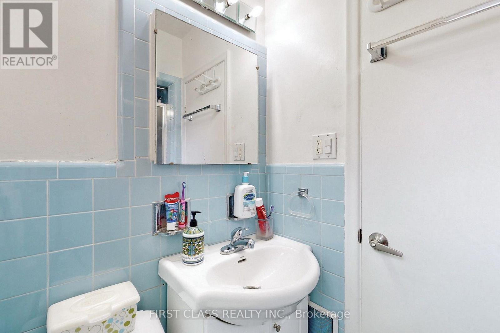 79 Hove Street, Toronto, Ontario  M3H 4Z2 - Photo 26 - C12410794