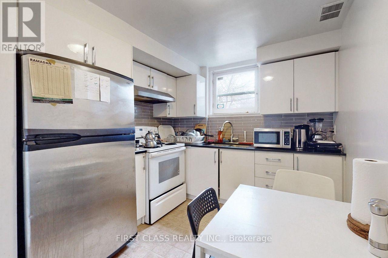 79 Hove Street, Toronto, Ontario  M3H 4Z2 - Photo 33 - C12410794