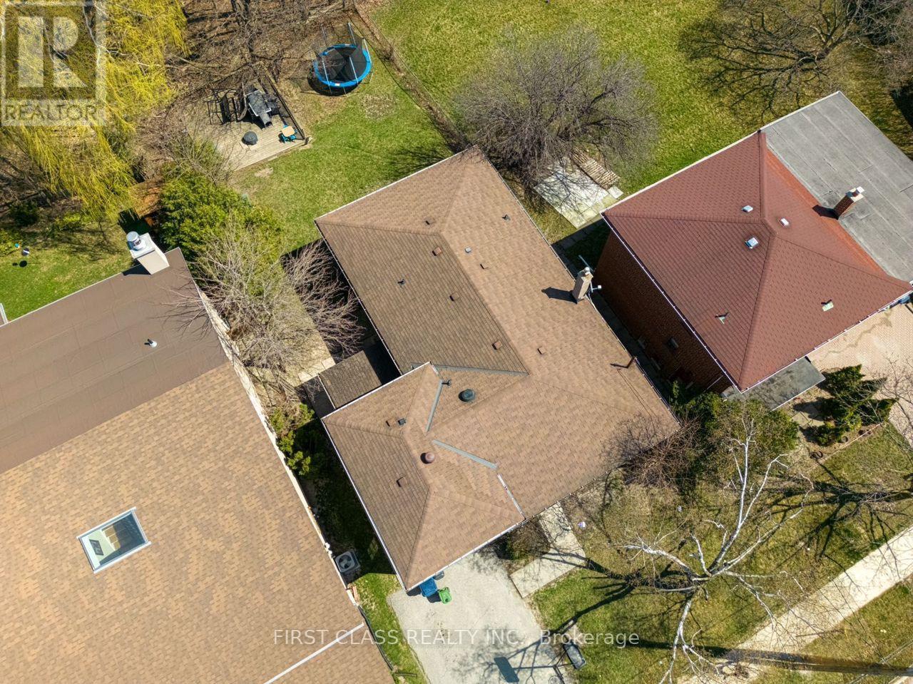 79 Hove Street, Toronto, Ontario  M3H 4Z2 - Photo 35 - C12410794