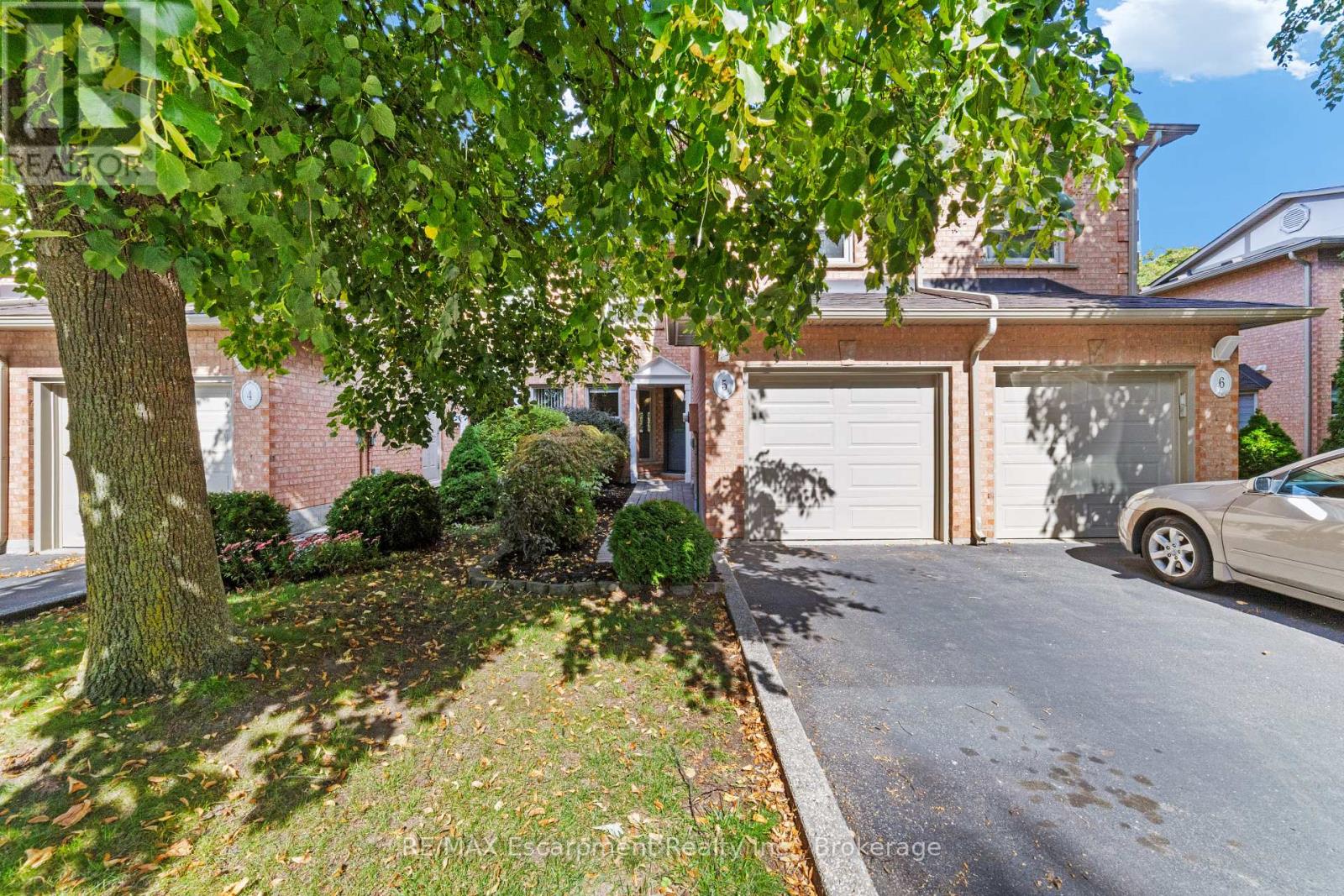 5 - 2065 Sixth Line, Oakville, Ontario  L6H 5R8 - Photo 1 - W12442840