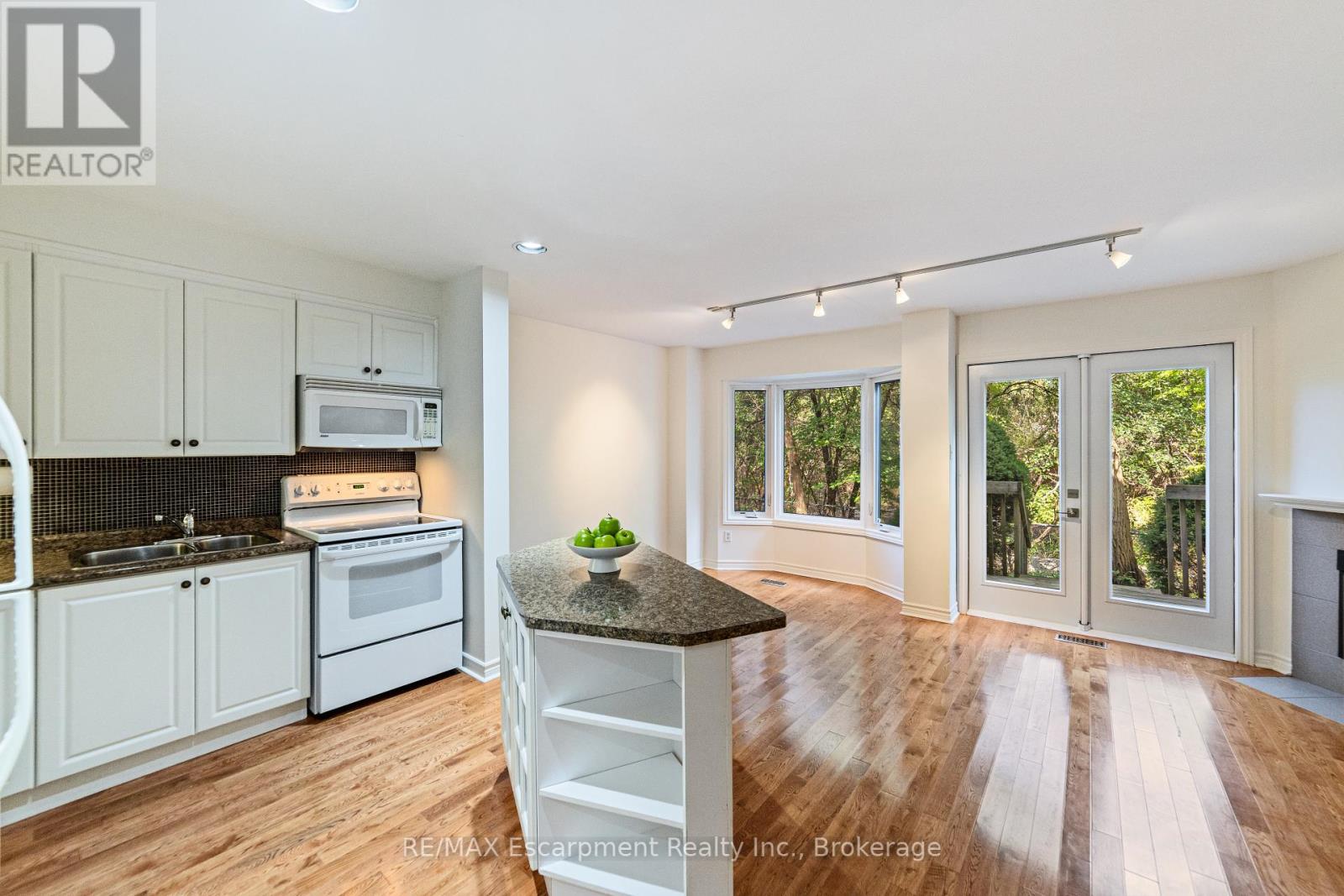 5 - 2065 Sixth Line, Oakville, Ontario  L6H 5R8 - Photo 11 - W12442840