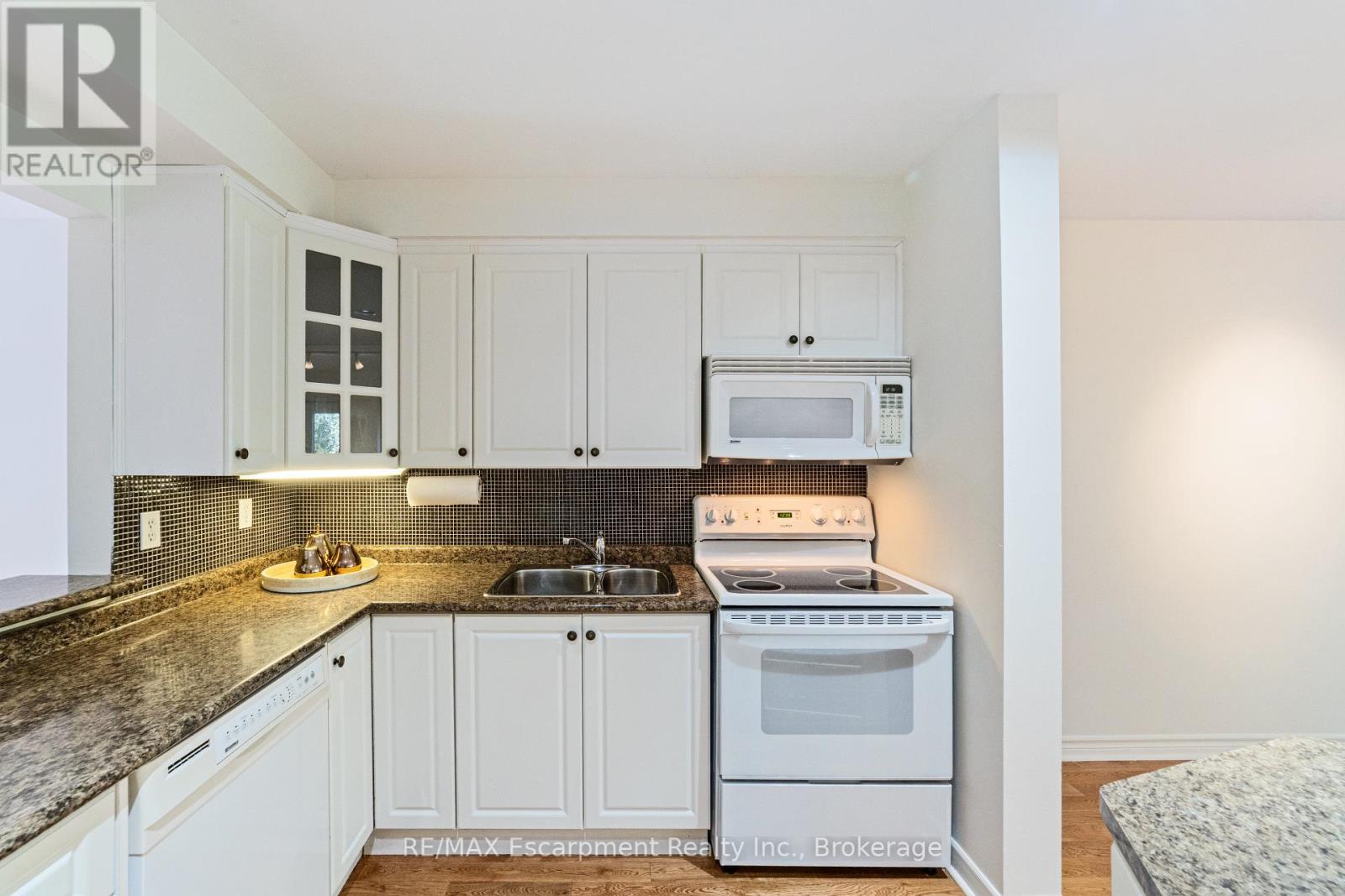 5 - 2065 Sixth Line, Oakville, Ontario  L6H 5R8 - Photo 16 - W12442840