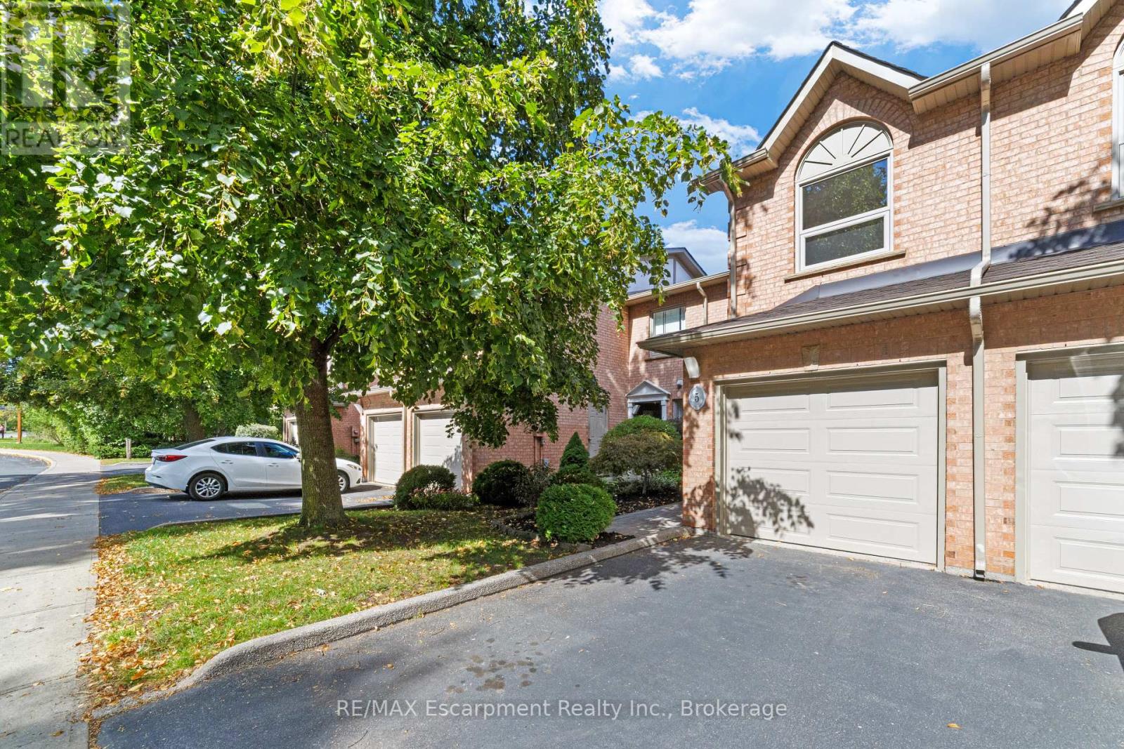 5 - 2065 Sixth Line, Oakville, Ontario  L6H 5R8 - Photo 2 - W12442840