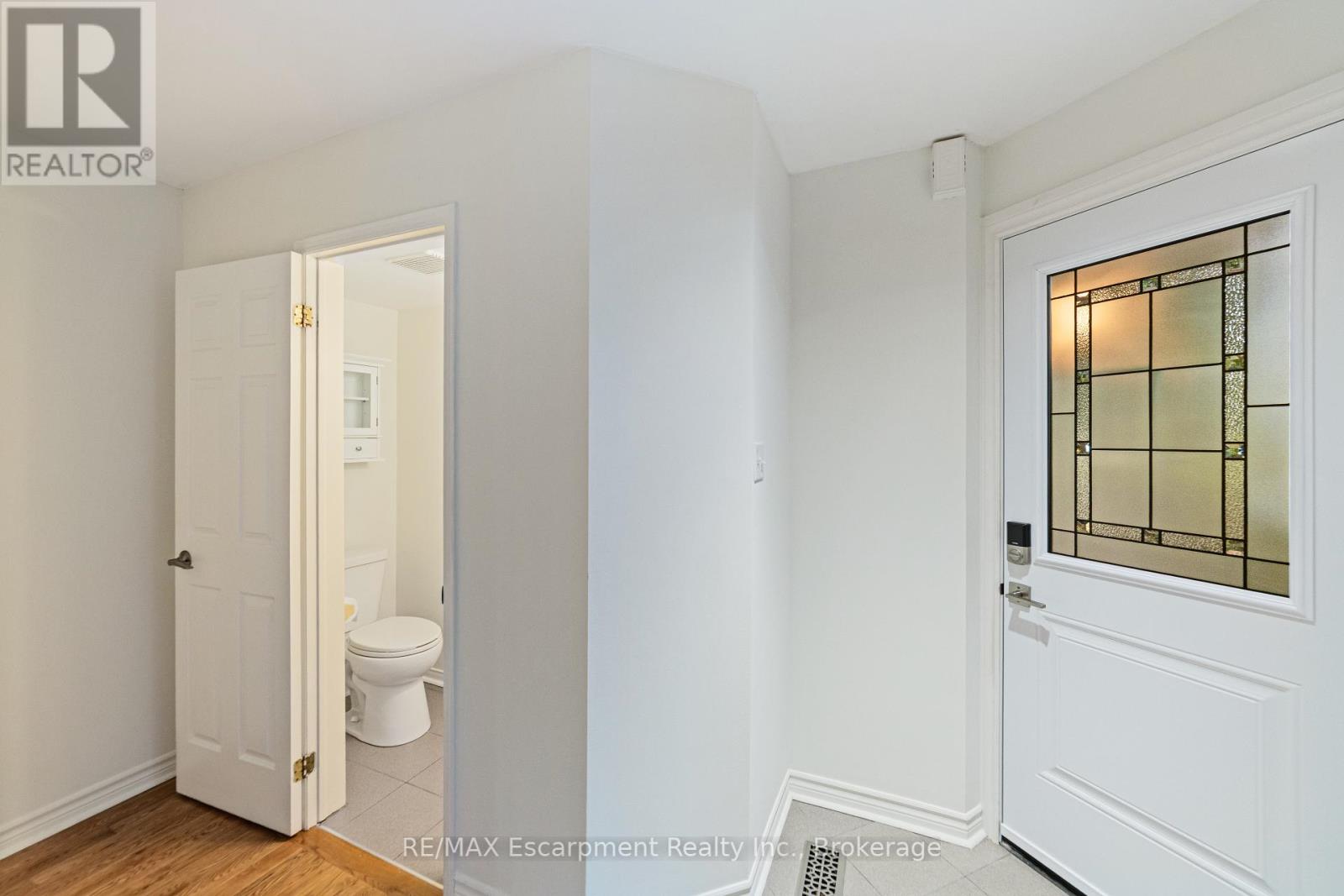 5 - 2065 Sixth Line, Oakville, Ontario  L6H 5R8 - Photo 6 - W12442840