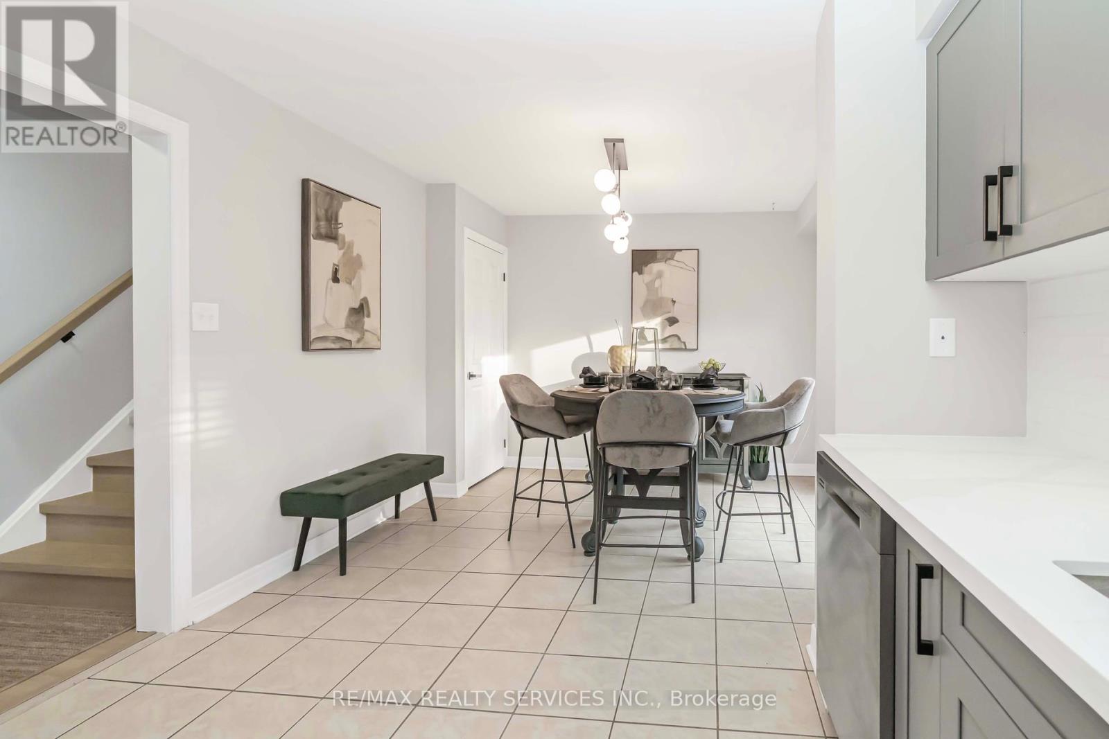 46 Oakmeadow Drive, Brampton, Ontario  L7A 2M1 - Photo 19 - W12398801