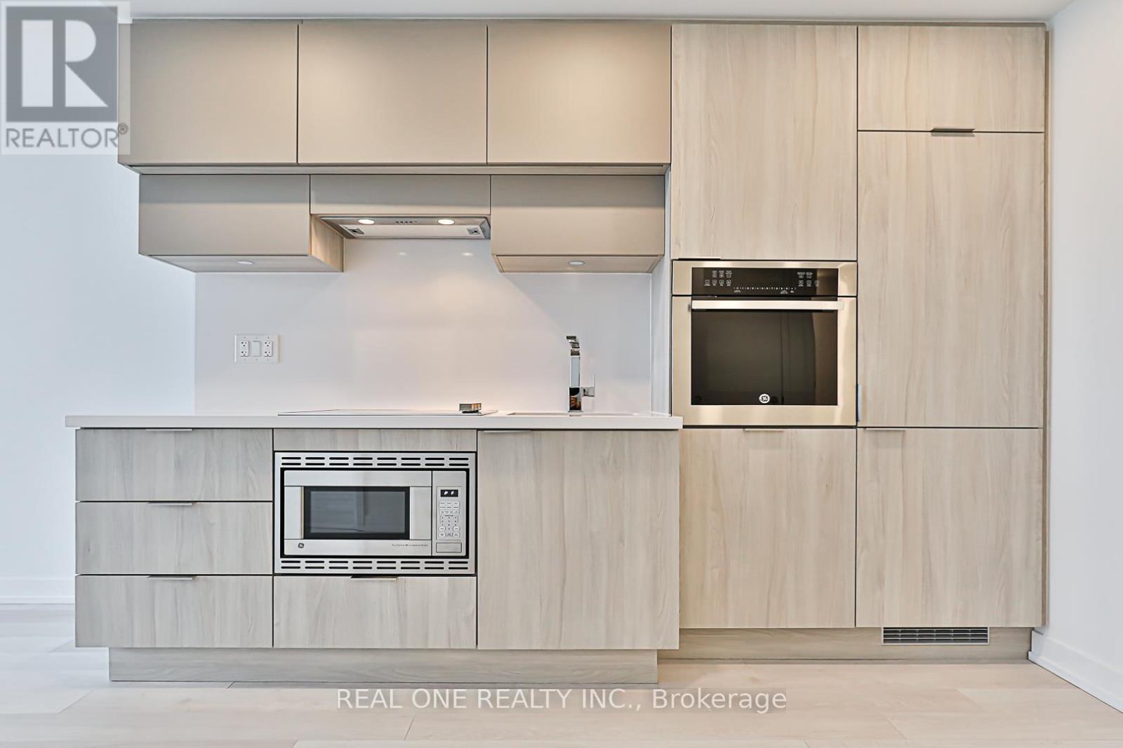 1710 - 39 Roehampton Avenue E, Toronto, Ontario  M4P 1P9 - Photo 11 - C12442688