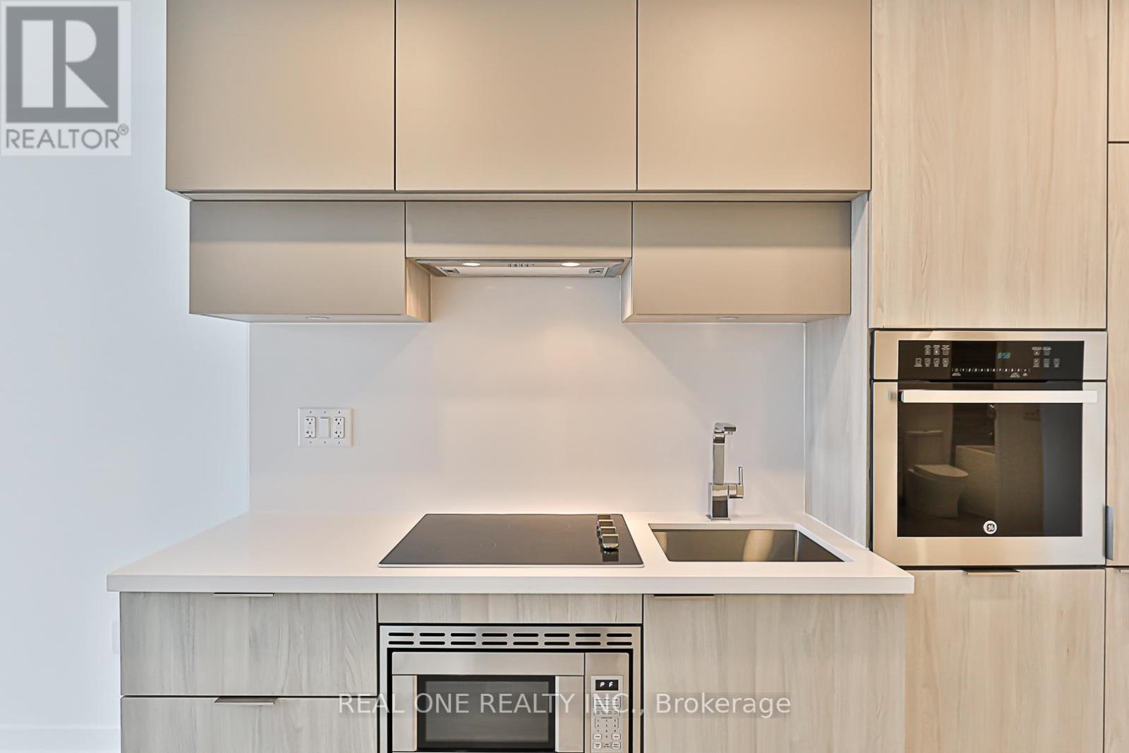1710 - 39 Roehampton Avenue E, Toronto, Ontario  M4P 1P9 - Photo 13 - C12442688