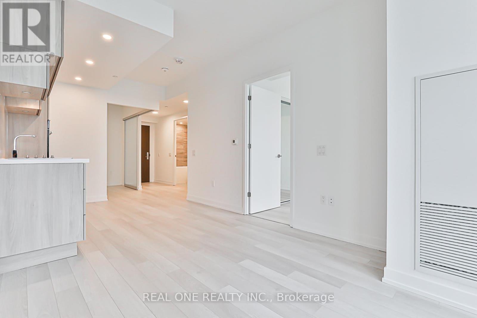 1710 - 39 Roehampton Avenue E, Toronto, Ontario  M4P 1P9 - Photo 17 - C12442688