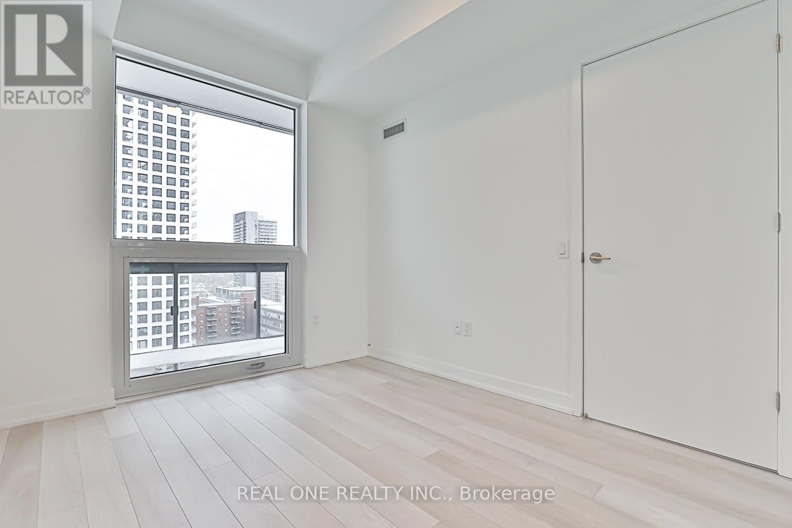 1710 - 39 Roehampton Avenue E, Toronto, Ontario  M4P 1P9 - Photo 19 - C12442688