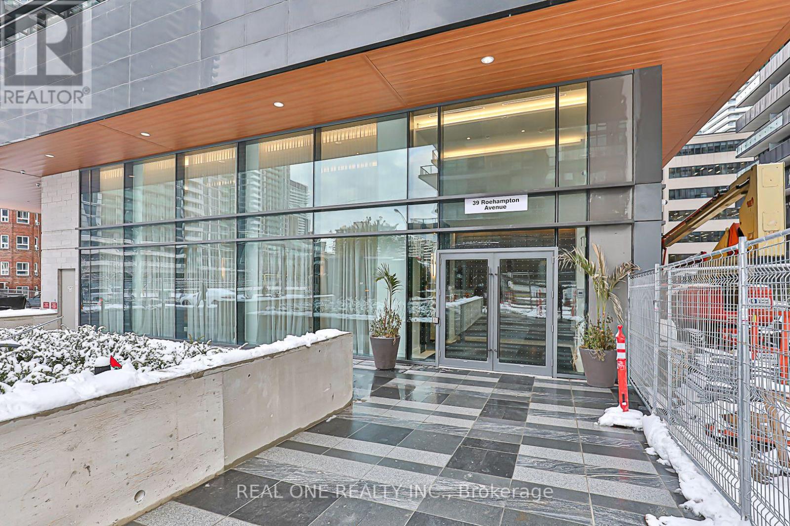 1710 - 39 Roehampton Avenue E, Toronto, Ontario  M4P 1P9 - Photo 3 - C12442688