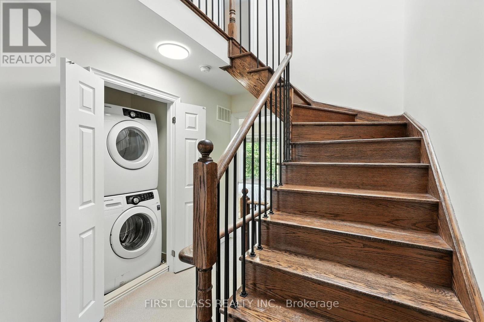 23 Slingsby Lane, Toronto (Willowdale East), Ontario  M2N 0H7 - Photo 14 - C12442752