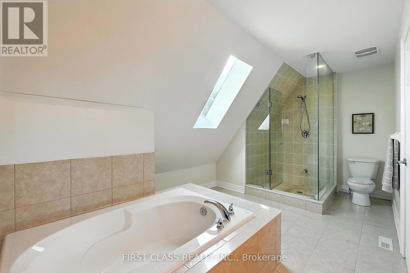 23 Slingsby Lane, Toronto (Willowdale East), Ontario  M2N 0H7 - Photo 29 - C12442752