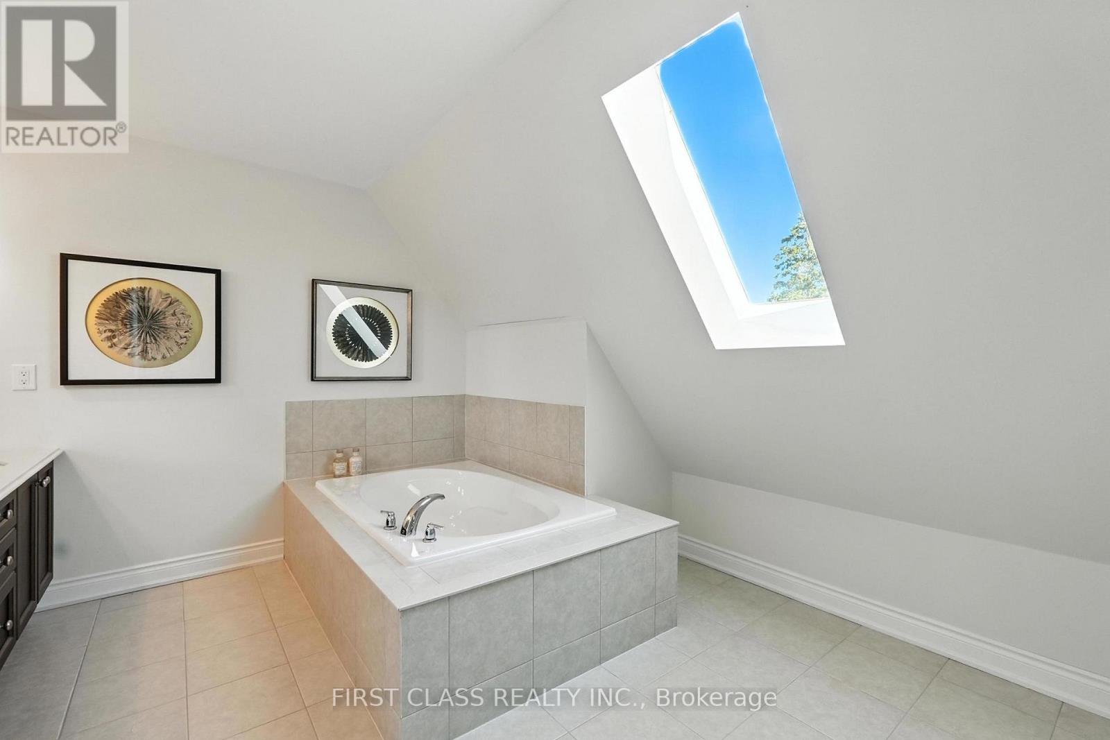 23 Slingsby Lane, Toronto (Willowdale East), Ontario  M2N 0H7 - Photo 30 - C12442752