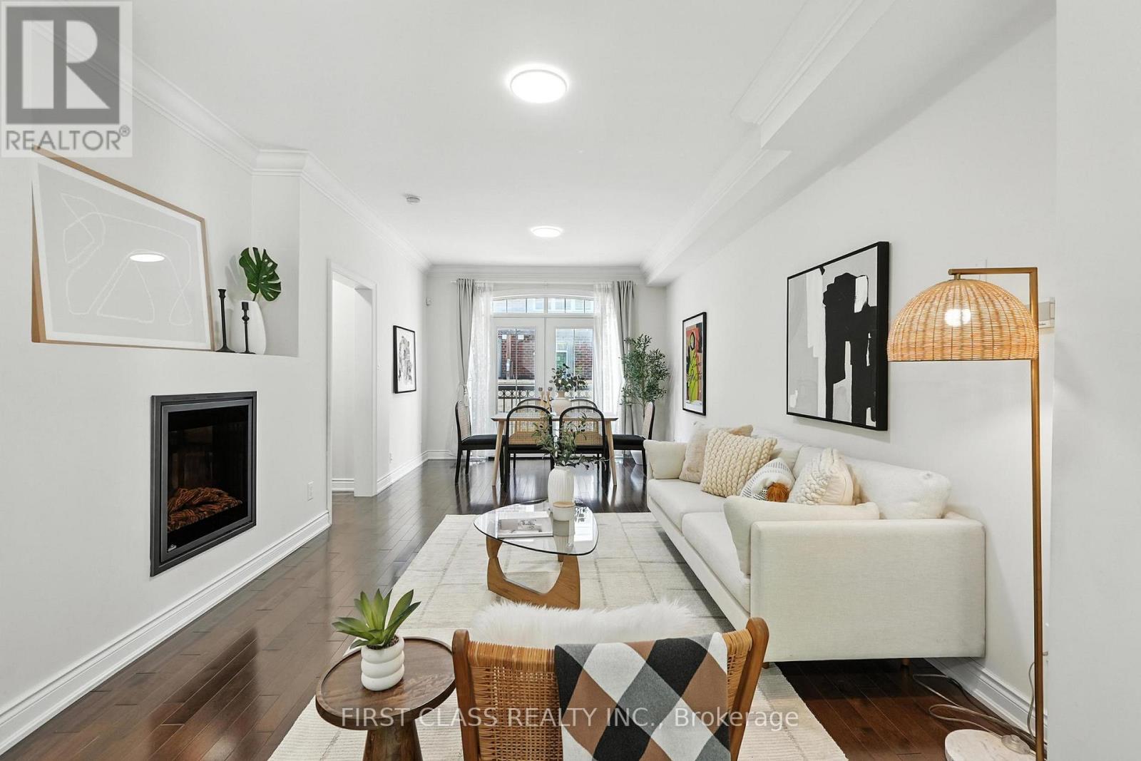 23 Slingsby Lane, Toronto (Willowdale East), Ontario  M2N 0H7 - Photo 6 - C12442752