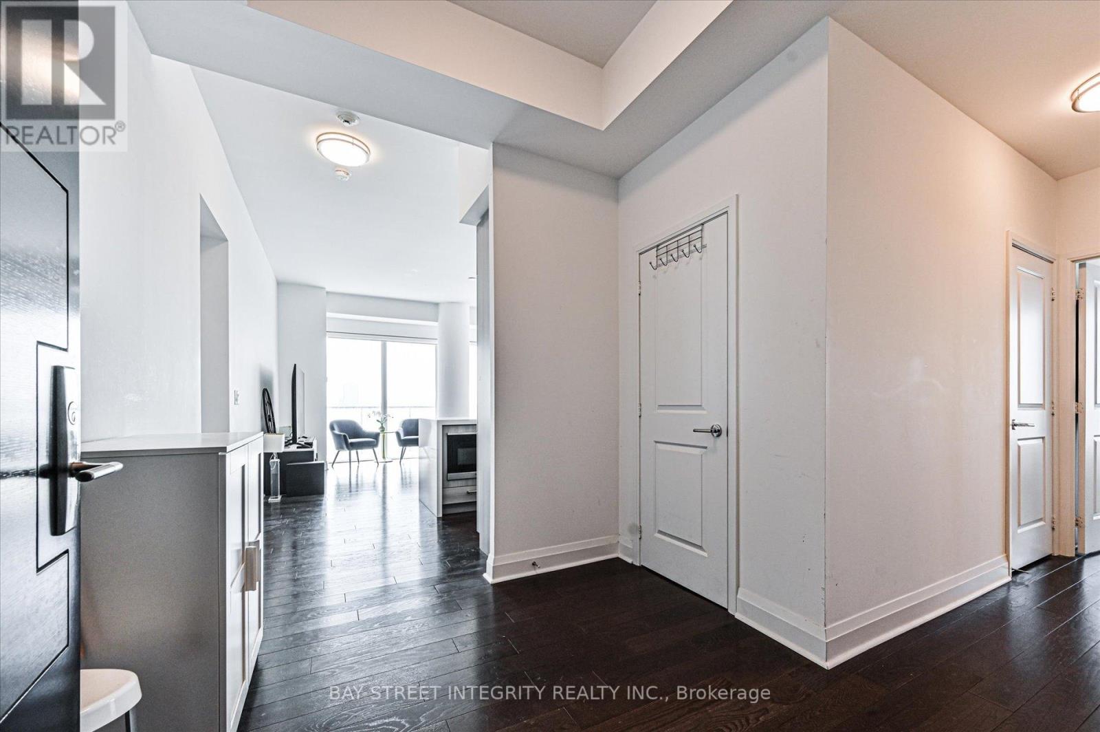 5302 - 1080 Bay Street, Toronto (Bay Street Corridor), Ontario  M5S 0A5 - Photo 4 - C12442810