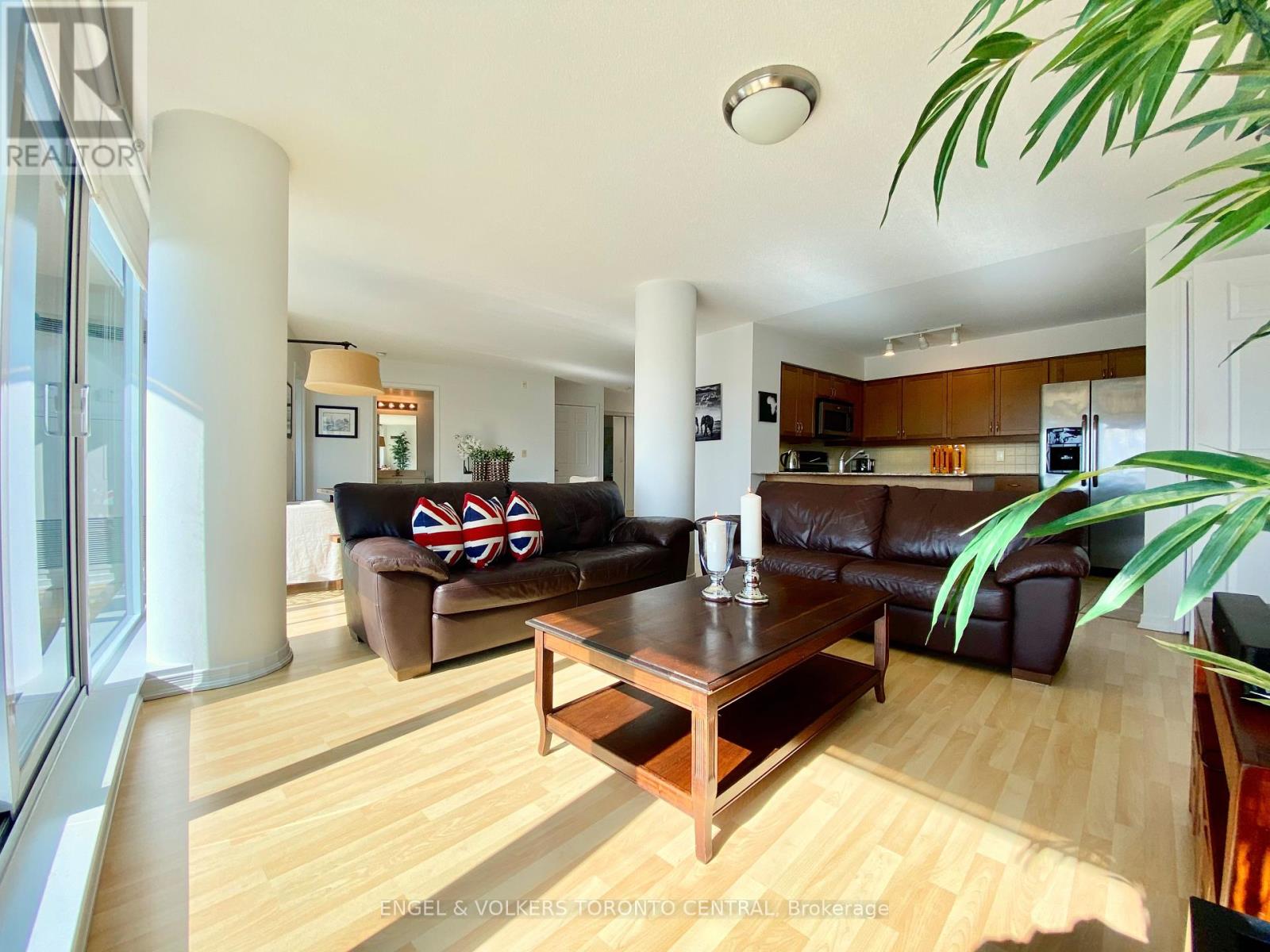 Ph105 - 18 Valley Woods Road, Toronto (Parkwoods-Donalda), Ontario  M3A 0A1 - Photo 4 - C12442820