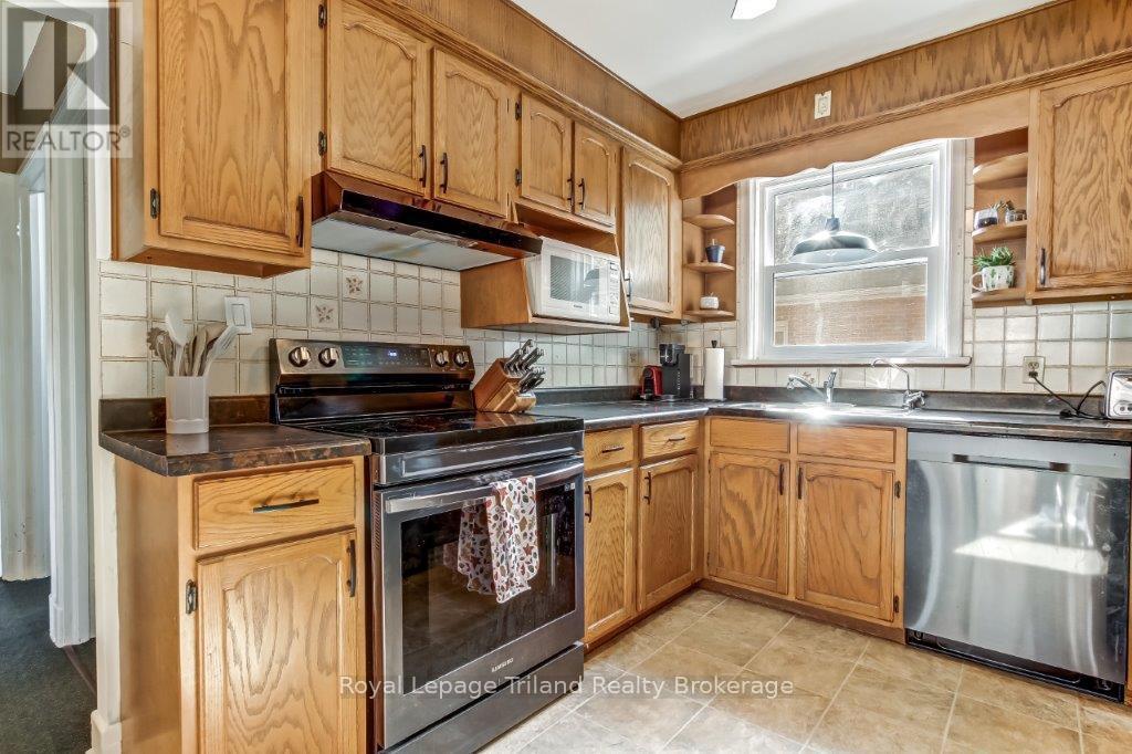 217 Sydenham Street, Woodstock, Ontario  N4S 7B8 - Photo 12 - X12442845