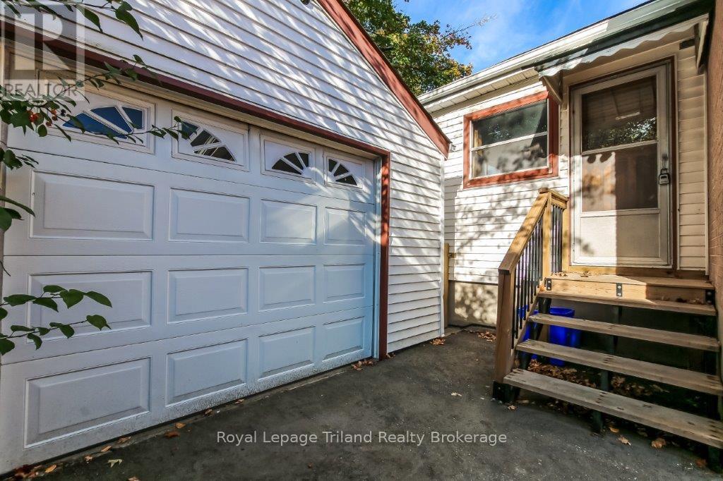 217 Sydenham Street, Woodstock, Ontario  N4S 7B8 - Photo 4 - X12442845