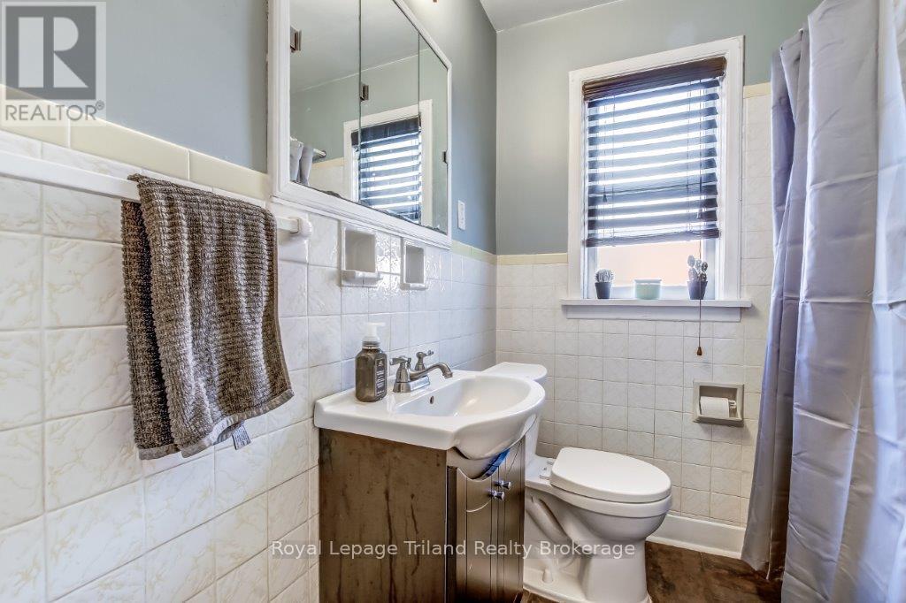 217 Sydenham Street, Woodstock, Ontario  N4S 7B8 - Photo 8 - X12442845