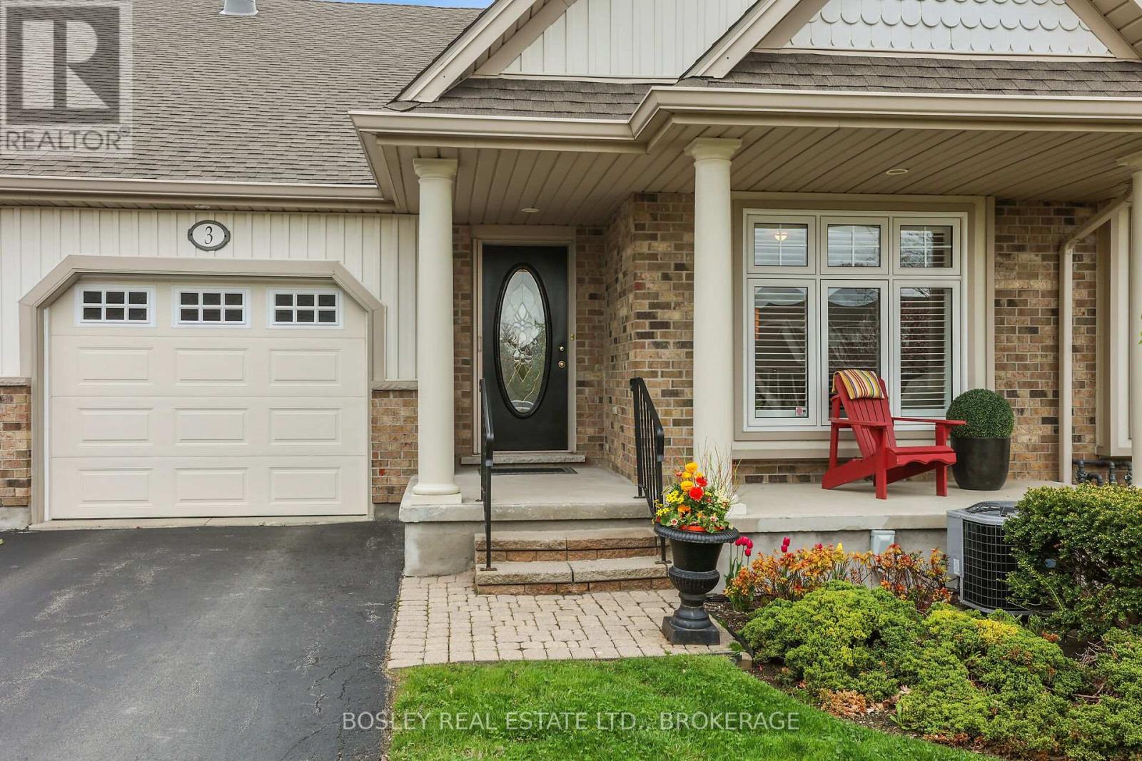 3 - 21 Loretta Drive W, Niagara-On-The-Lake (Virgil), Ontario  L0S 1T0 - Photo 2 - X12442861