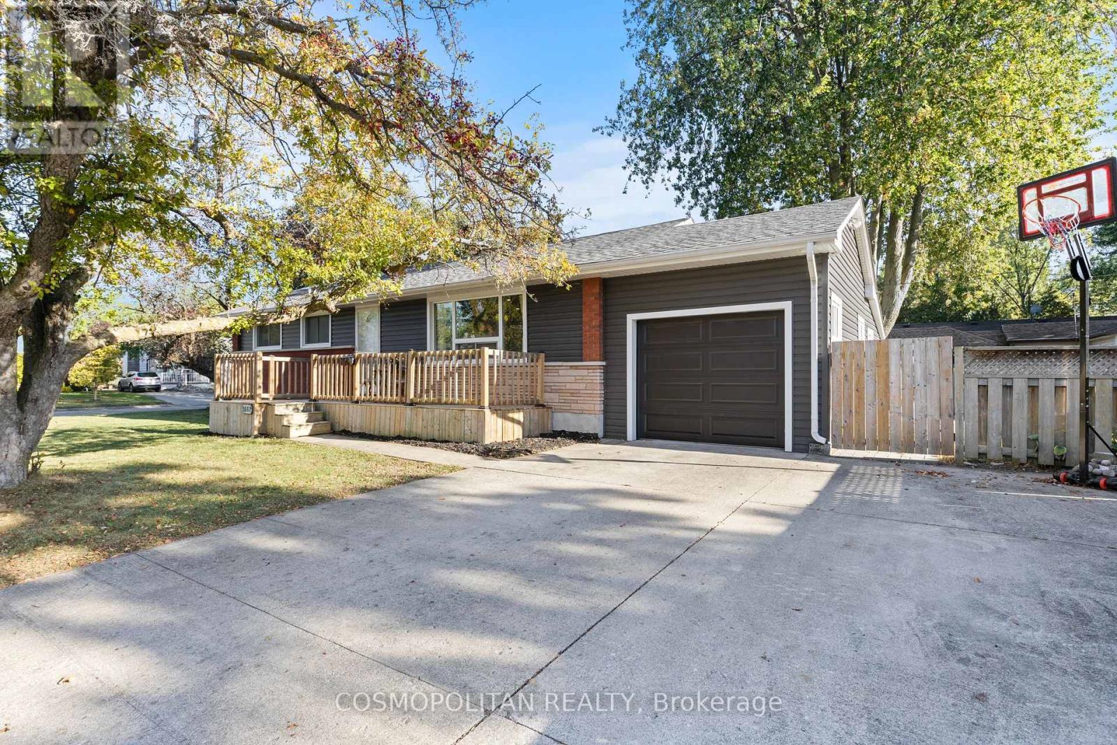 3662 Cartier Drive, Niagara Falls (Chippawa), Ontario  L2G 6P4 - Photo 2 - X12442872