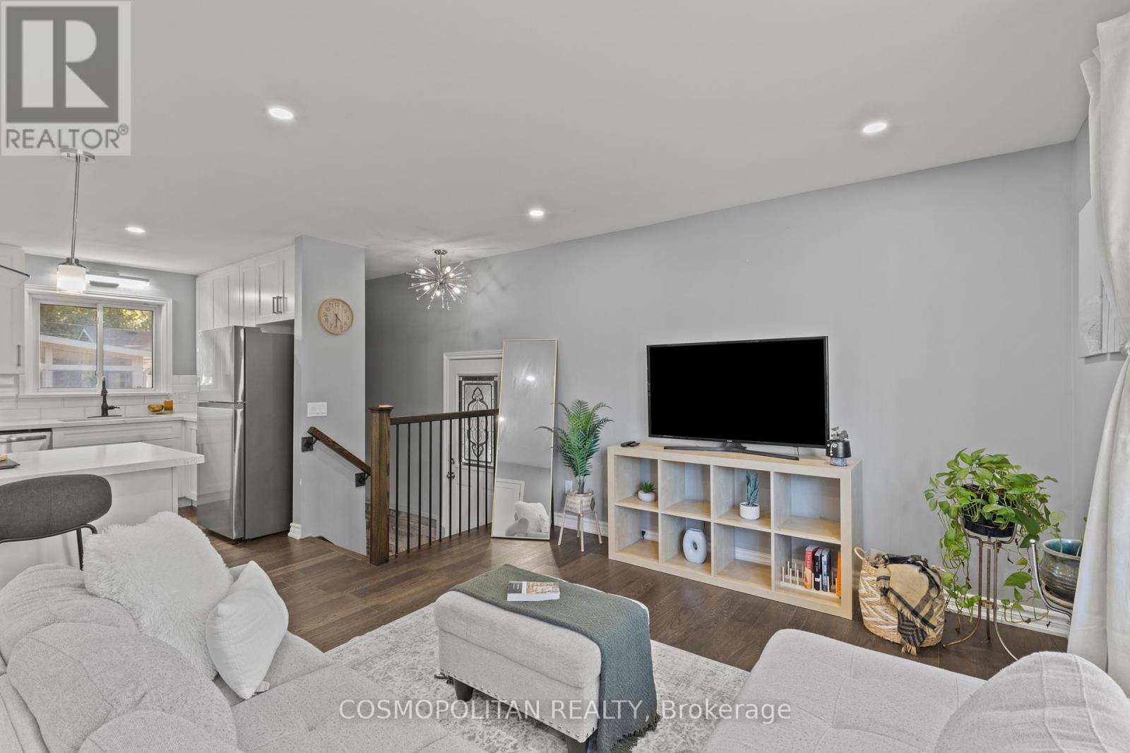 3662 Cartier Drive, Niagara Falls (Chippawa), Ontario  L2G 6P4 - Photo 6 - X12442872