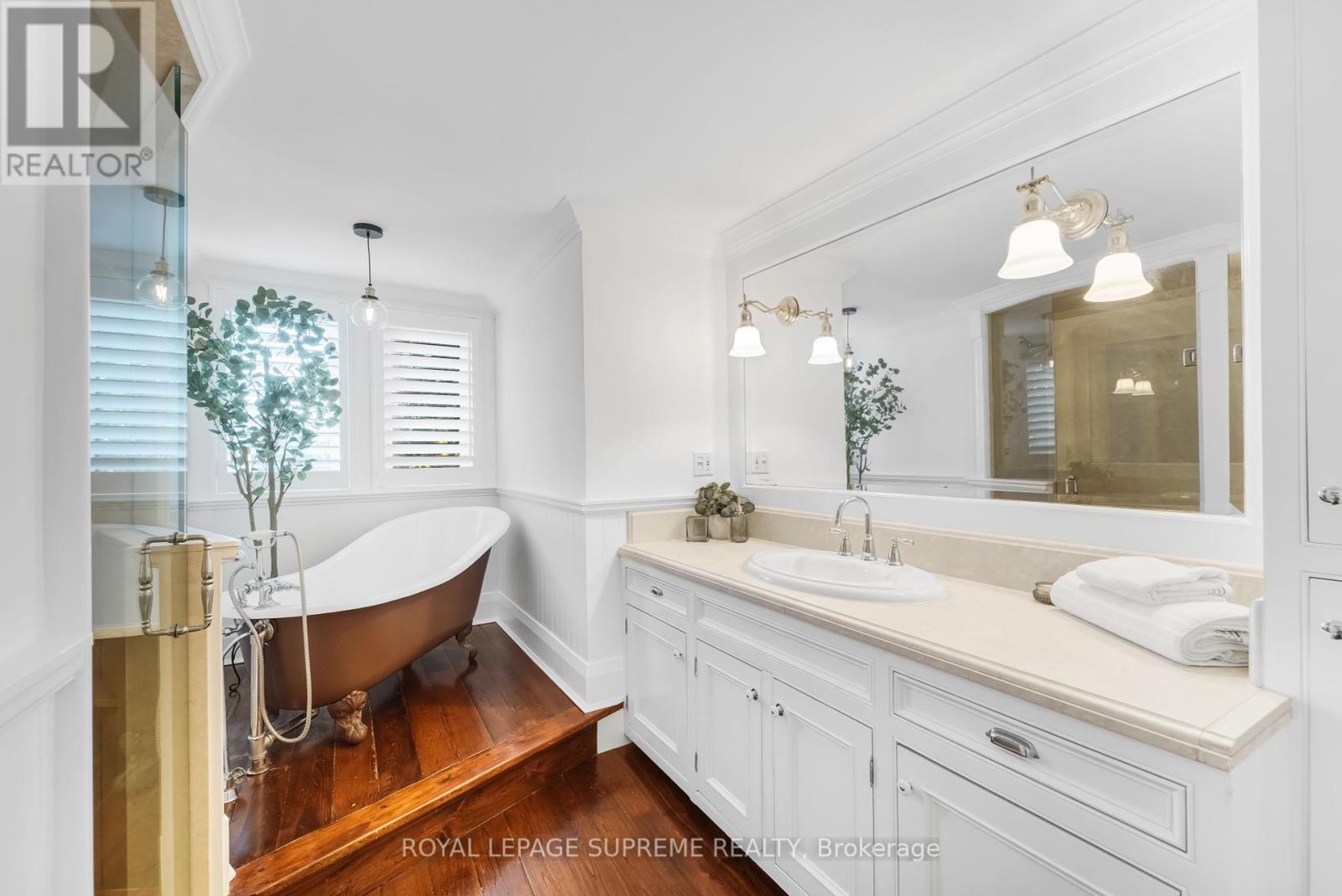 270 Withrow Avenue, Toronto, Ontario  M4K 1E4 - Photo 11 - E12442720