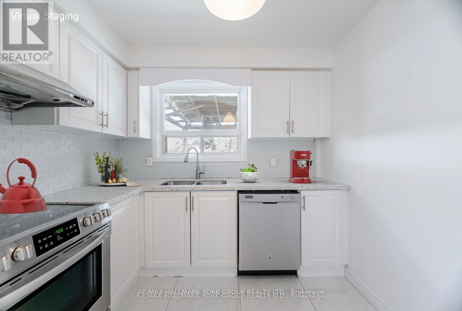 57 Curzon Upper Street, Toronto, Ontario  M4M 3B3 - Photo 13 - E12442750